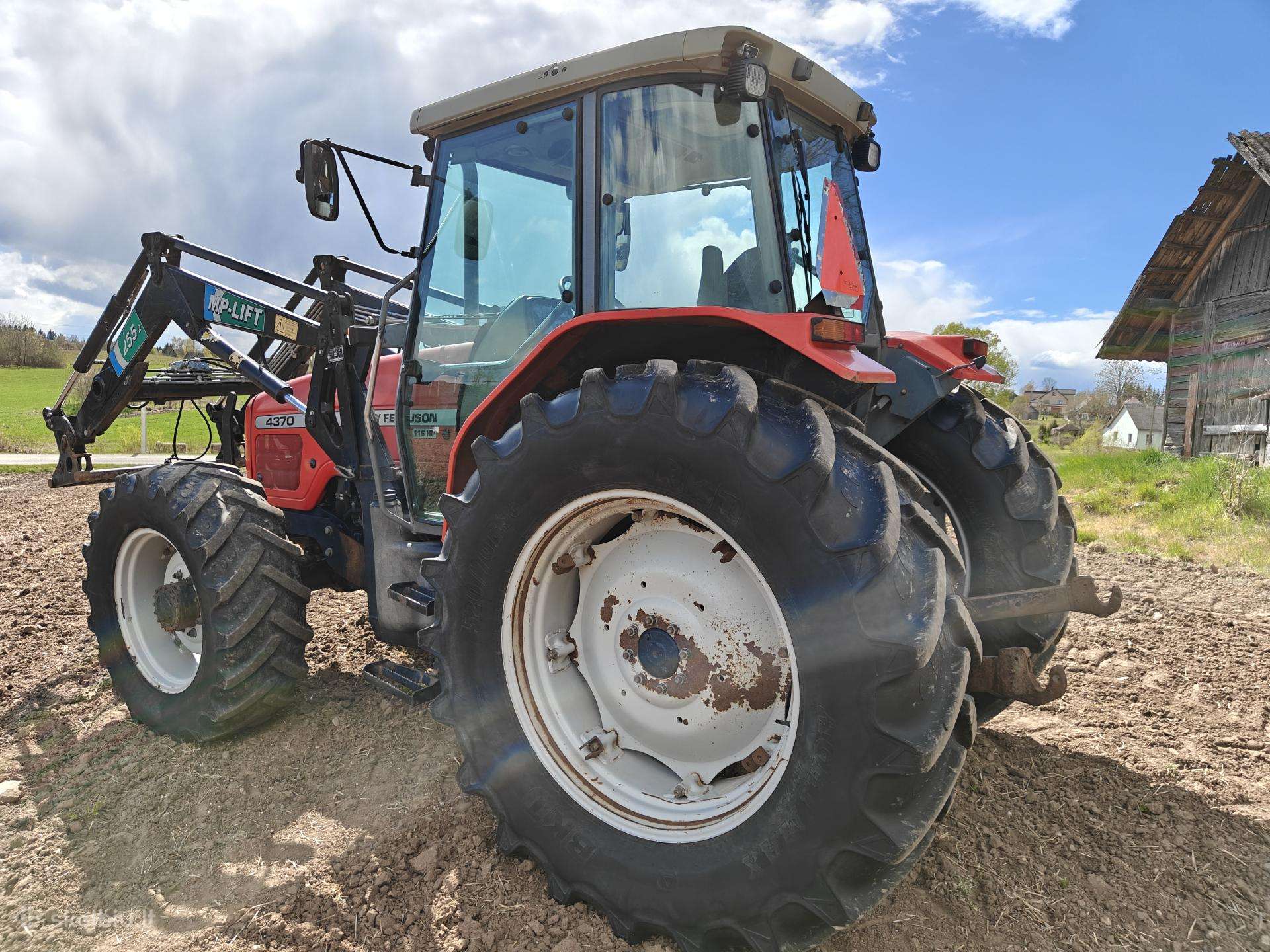Massey Ferguson 4370, traktoriai