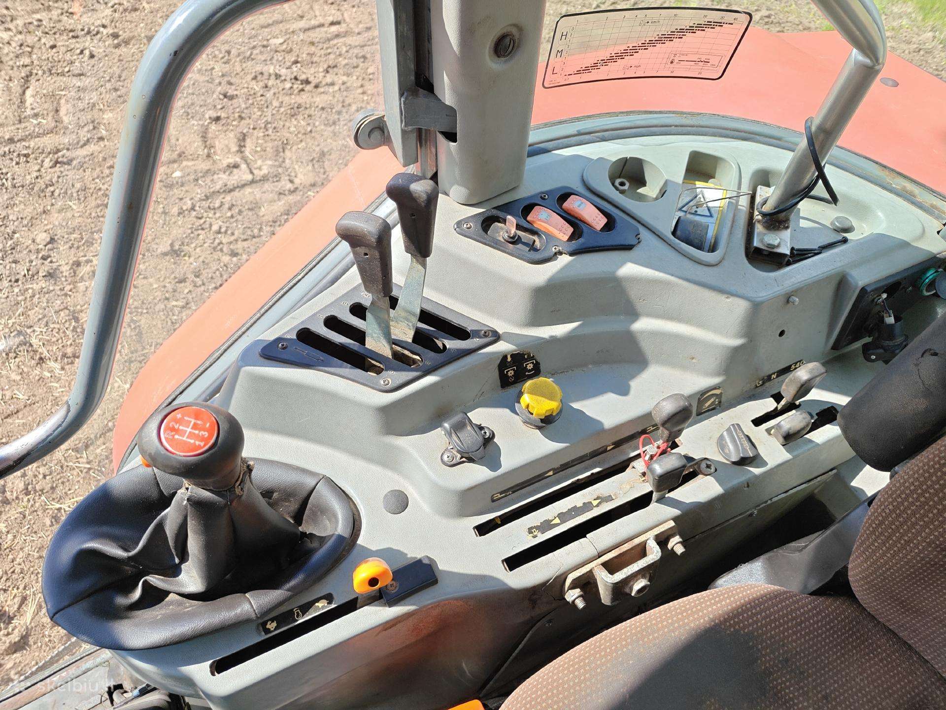 Massey Ferguson 4370, traktoriai