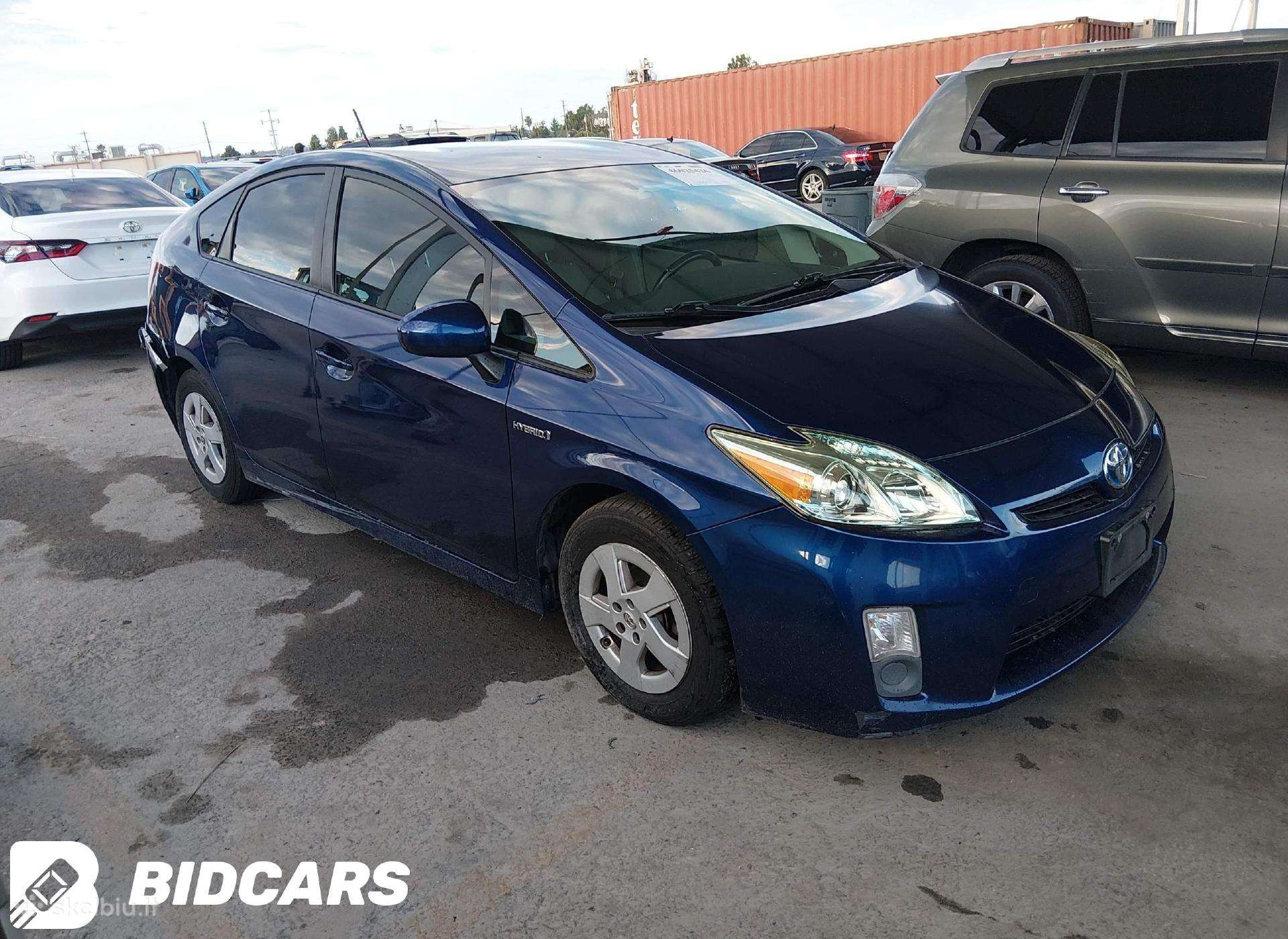 Toyota Prius nuoma galima naudoti Bolt paslaugom