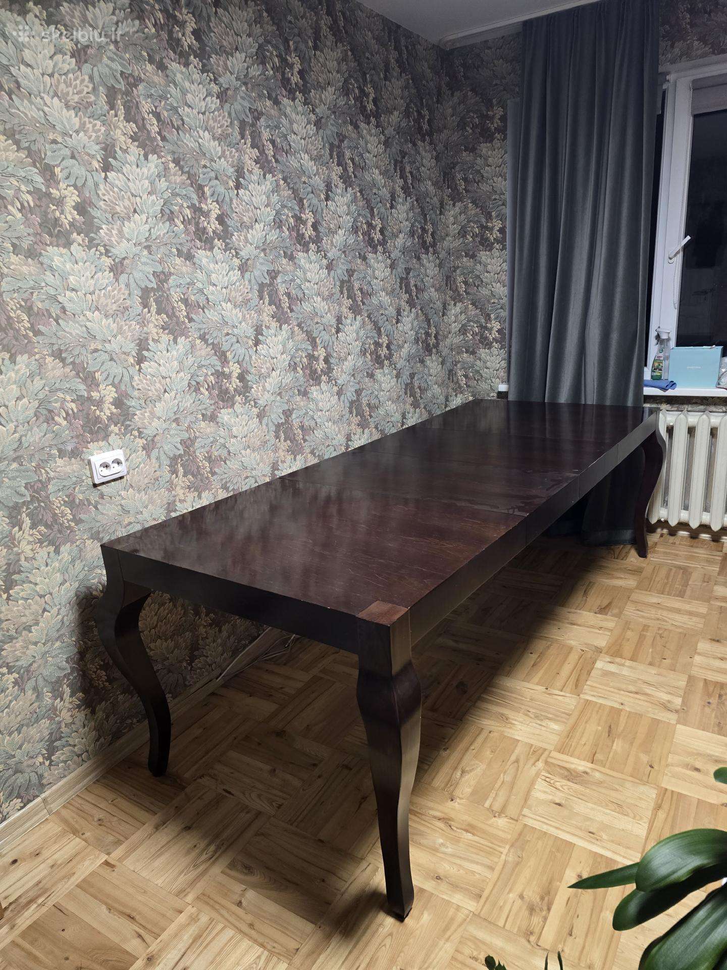 Valgomojo stalas Medžio masyvo klasikinis