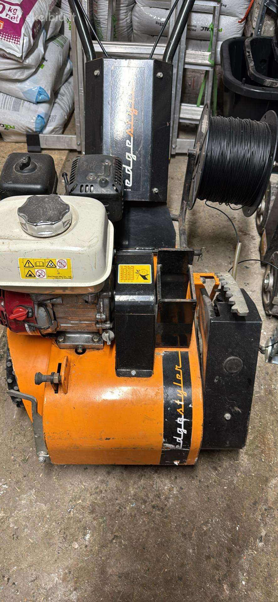 Elite edge styler Roboto laido klojimo mašina
