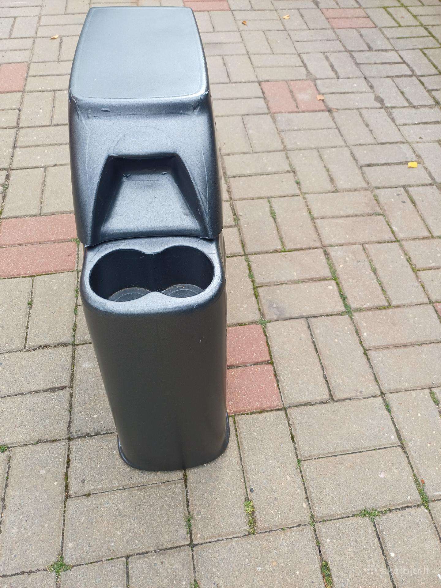 Automobilinė daiktadėžė (konsolė)