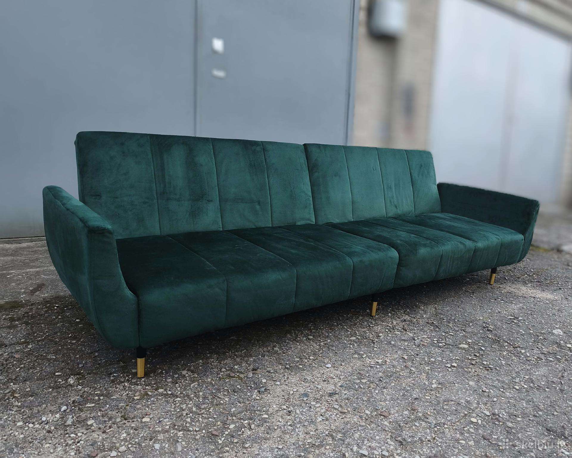 Veliūrinė sofa