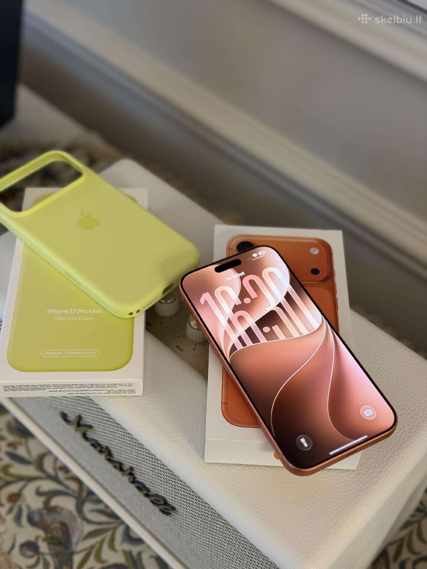 Skubiai iPhone 17 Pro Max Cosmic Orange