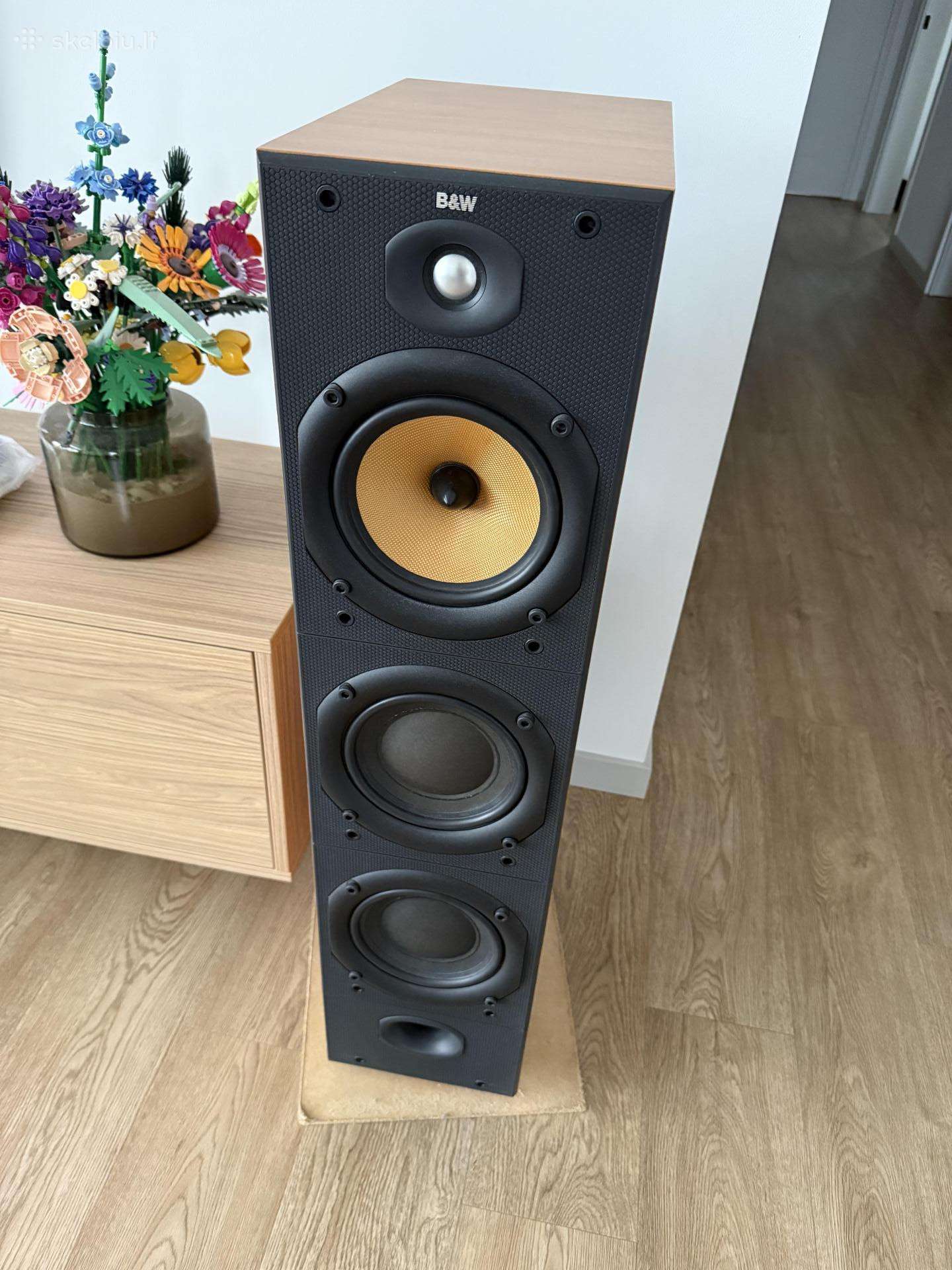 B&w Dm604 S2