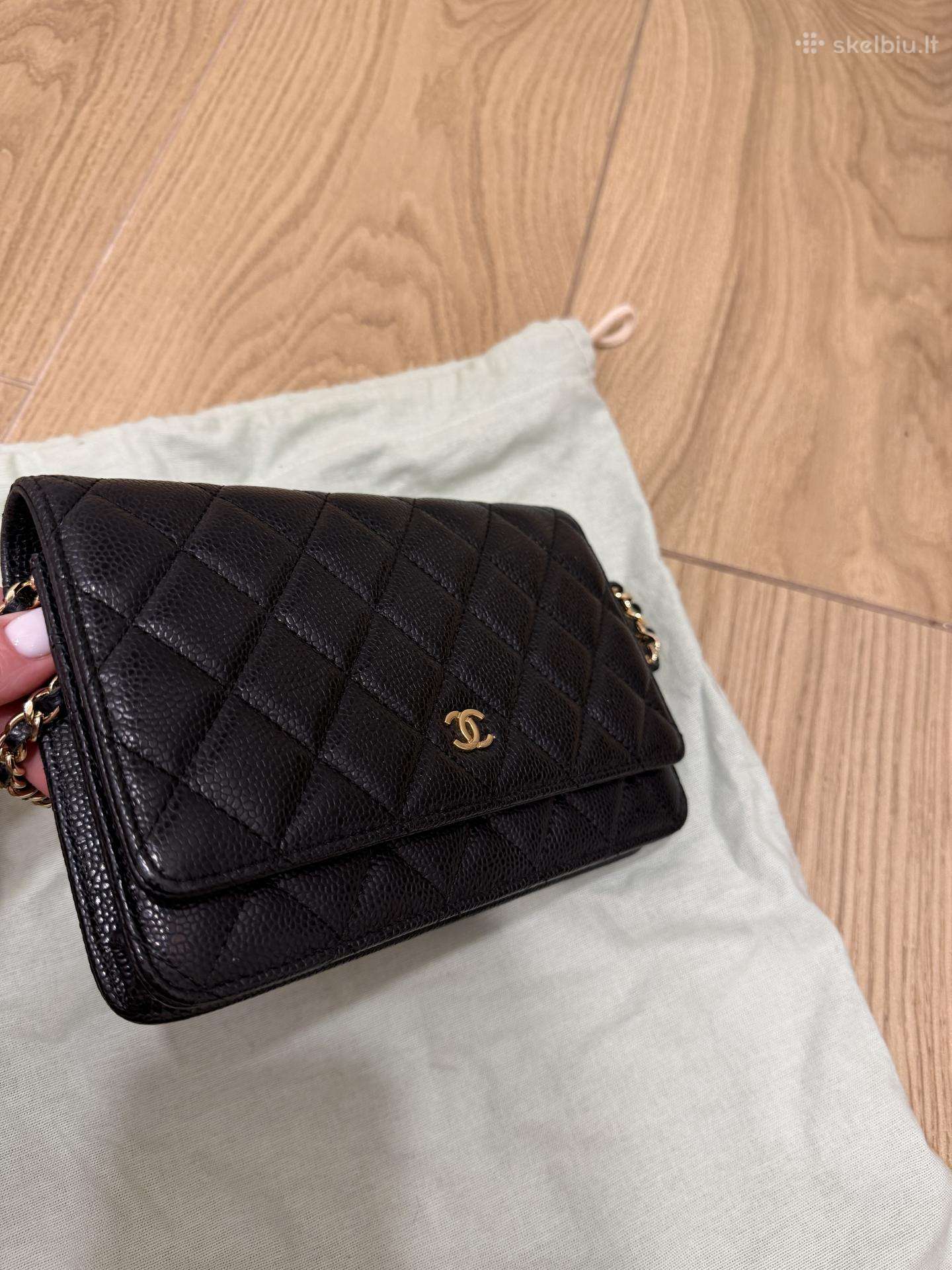 Chanel rankinė wallet on chain