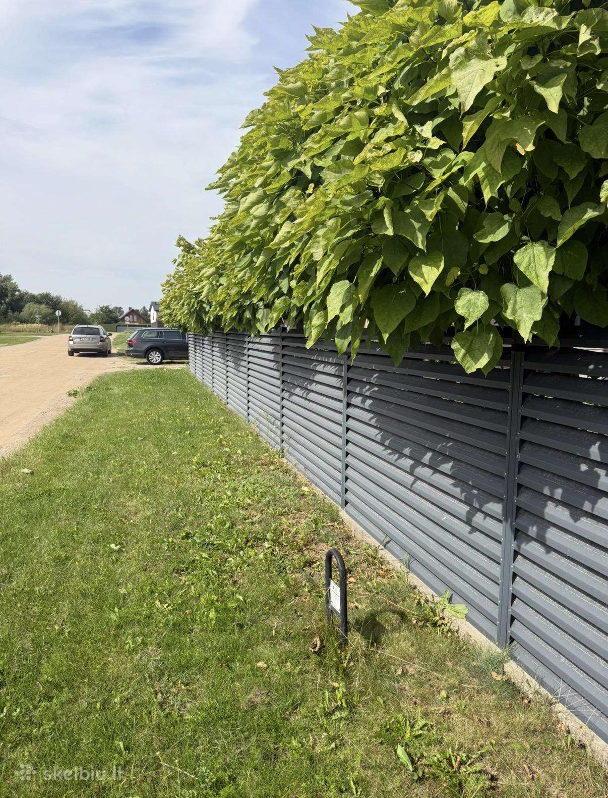 Atiduodu tvorą segmentais apie 25 metrai