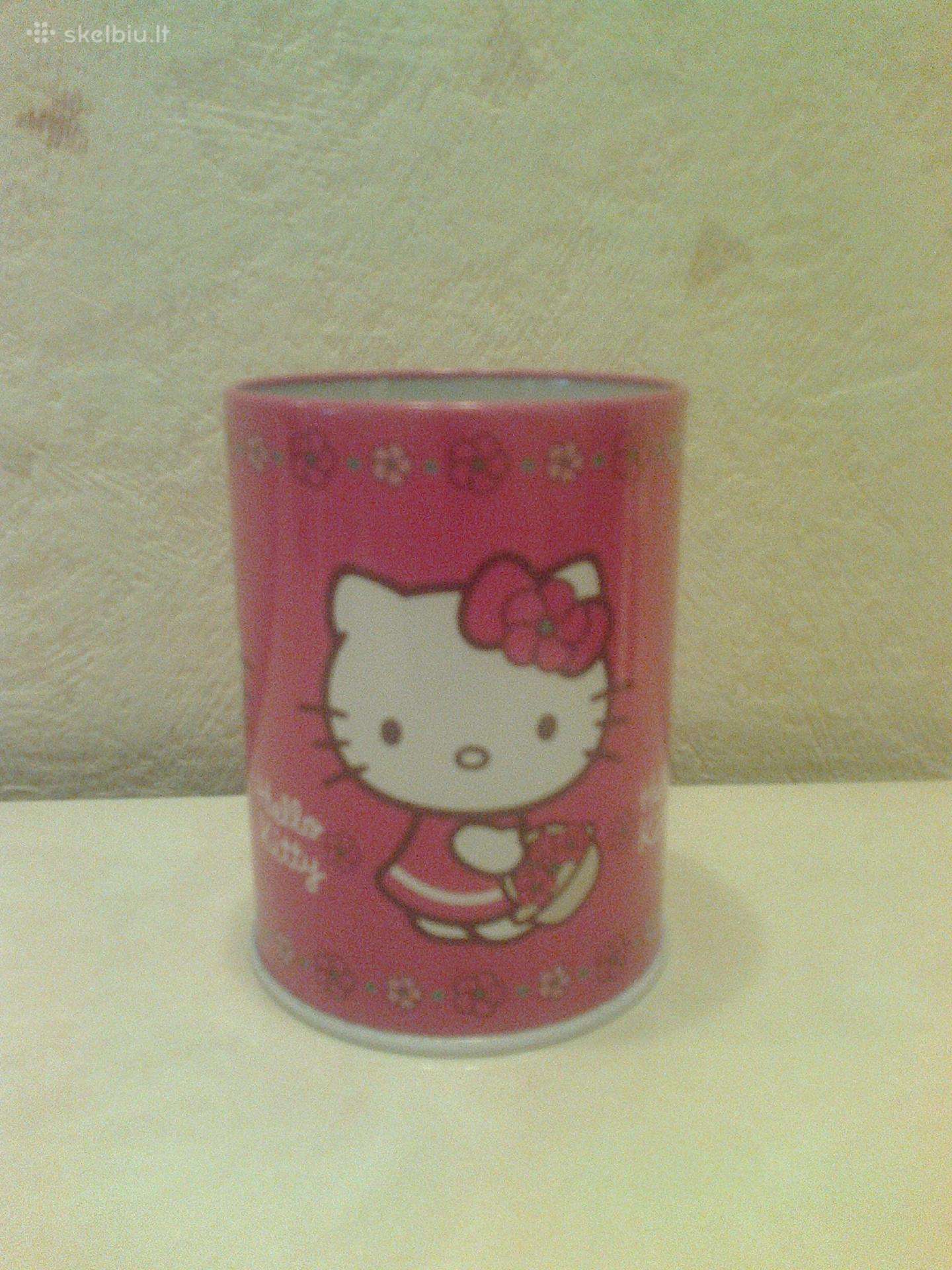 Metalinė pieštukinė su Hello Kitty