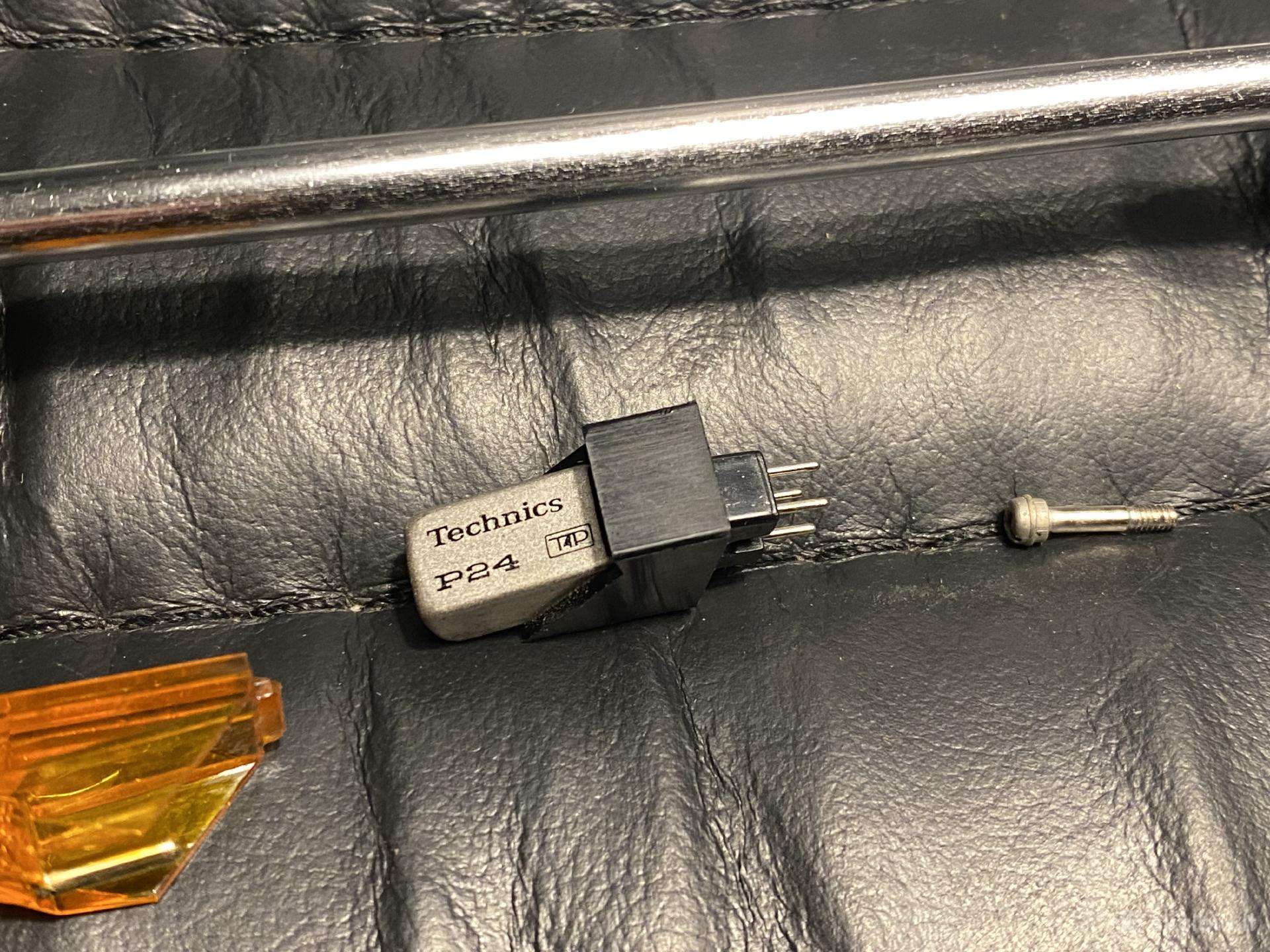 Technics P24 galvutė + tonarmas (T4p / P-mount).