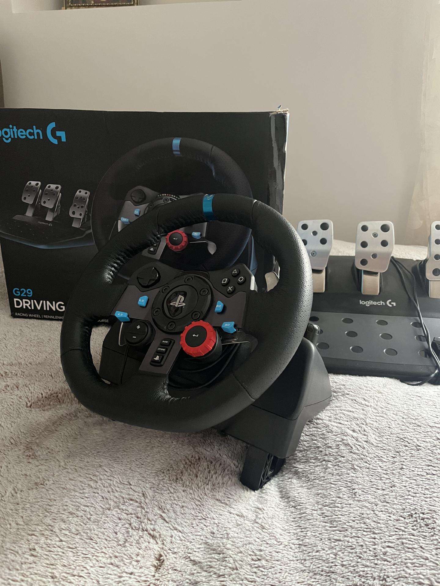 Logitech G29 Driving Force vairas su pedalais