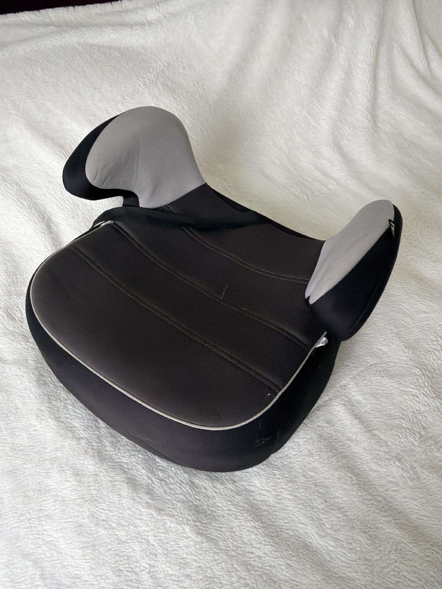 Vaikiška kėdutė 15-36 kg