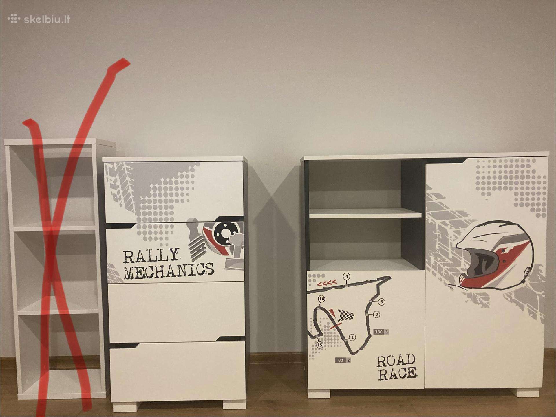 Vaiko kambario baldai, komoda ir spintelė.