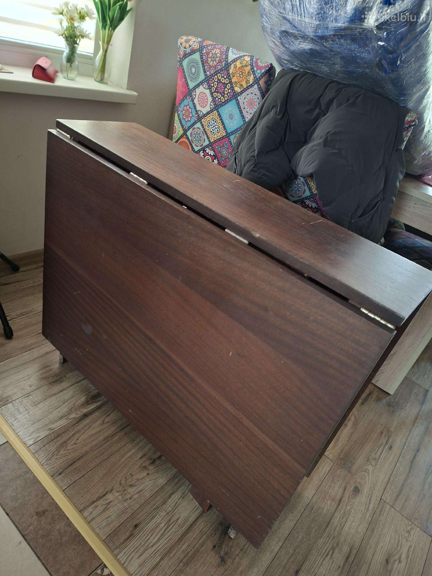 Stalas knyga