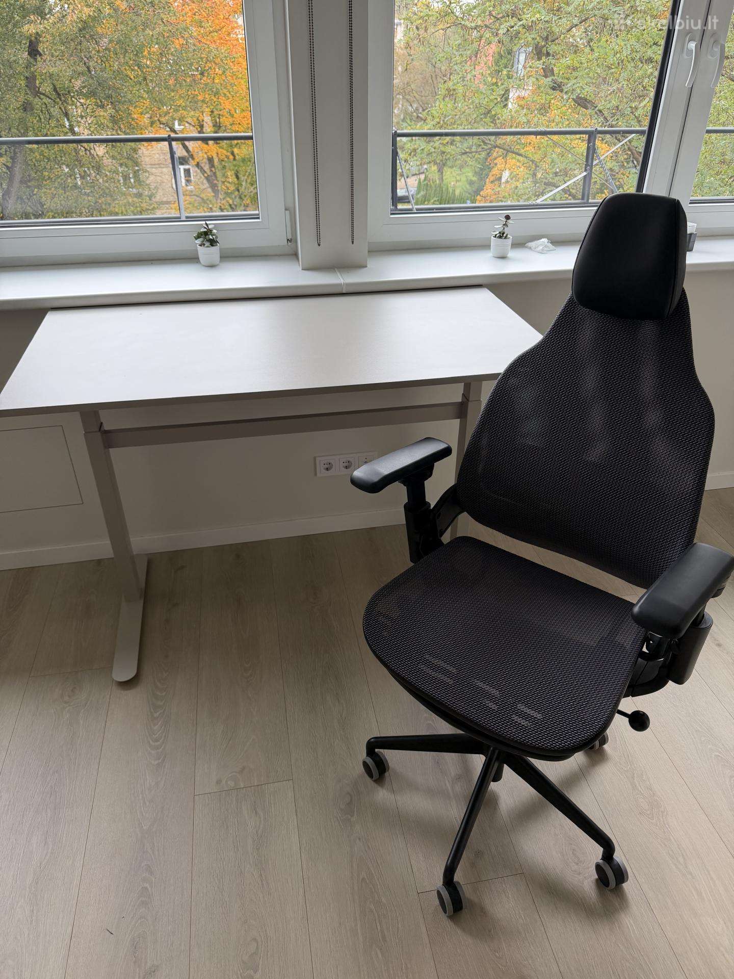 Ikea Bstboll kėdė + reguliuojamo aukščio stalas