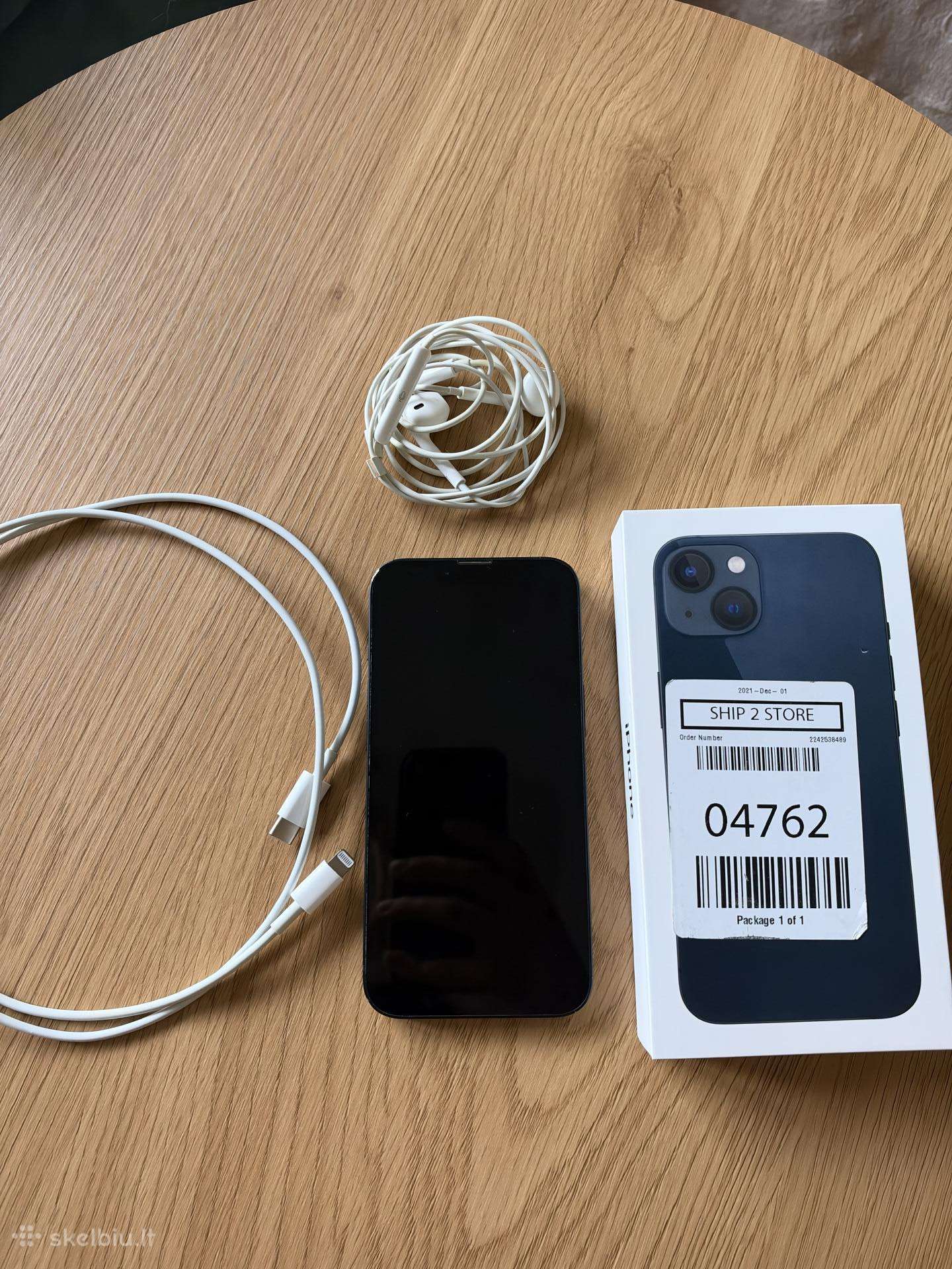 Naudotas iPhone 13, originali pakuotė ir ausinukai