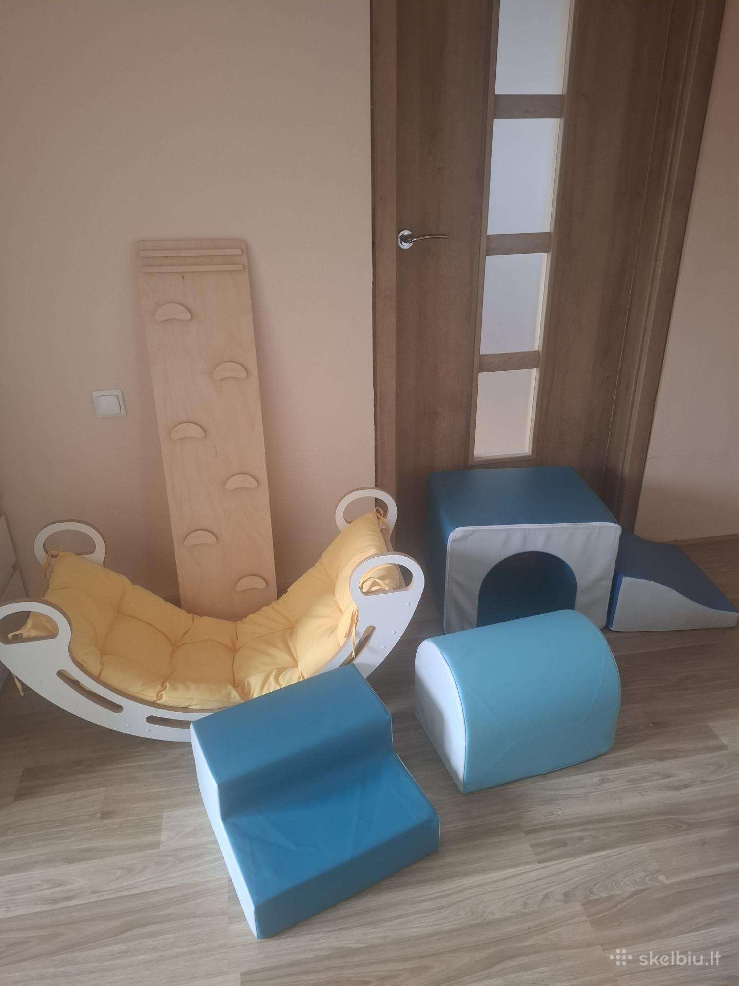 Montesori arka, mikštos kaladėlės ir čiuožykla