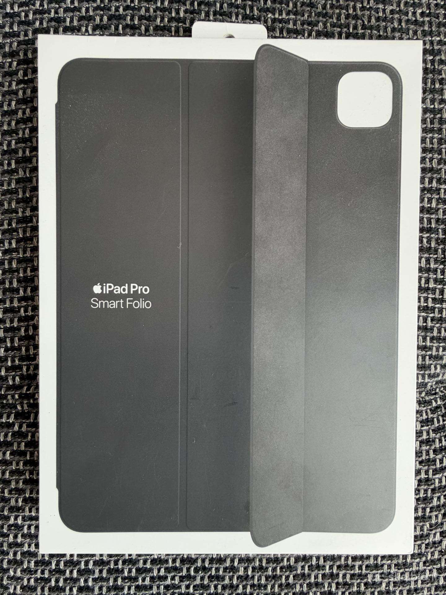 Apple iPad Pro (11-inch) Smart Folio
