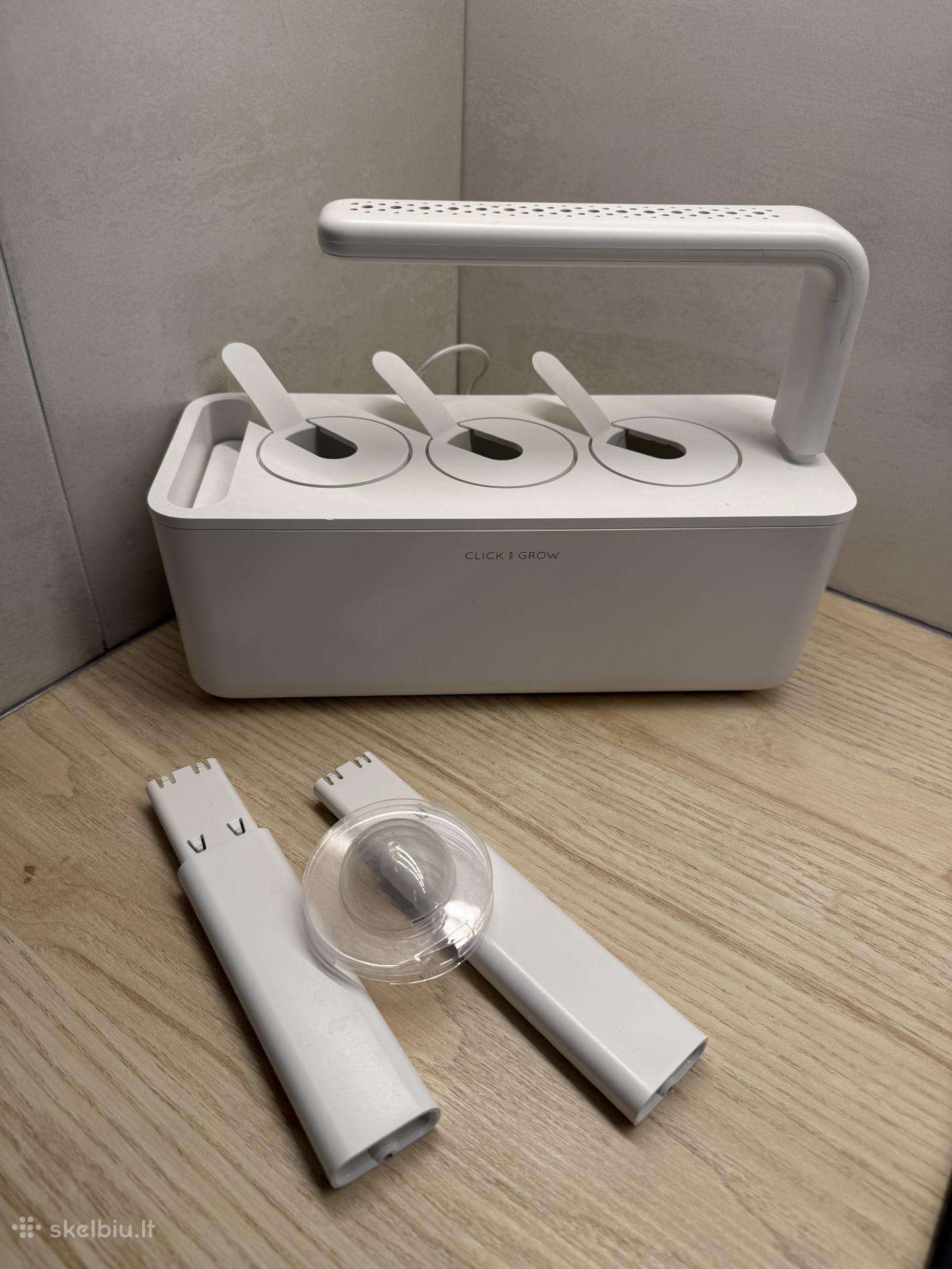 Click and Grow smart garden 3
