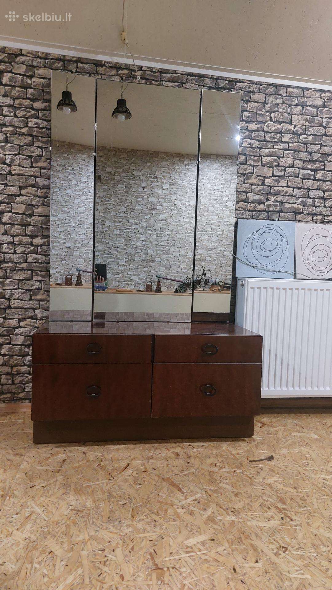 Veidrodis su spintele senovinis (dovanojamas)