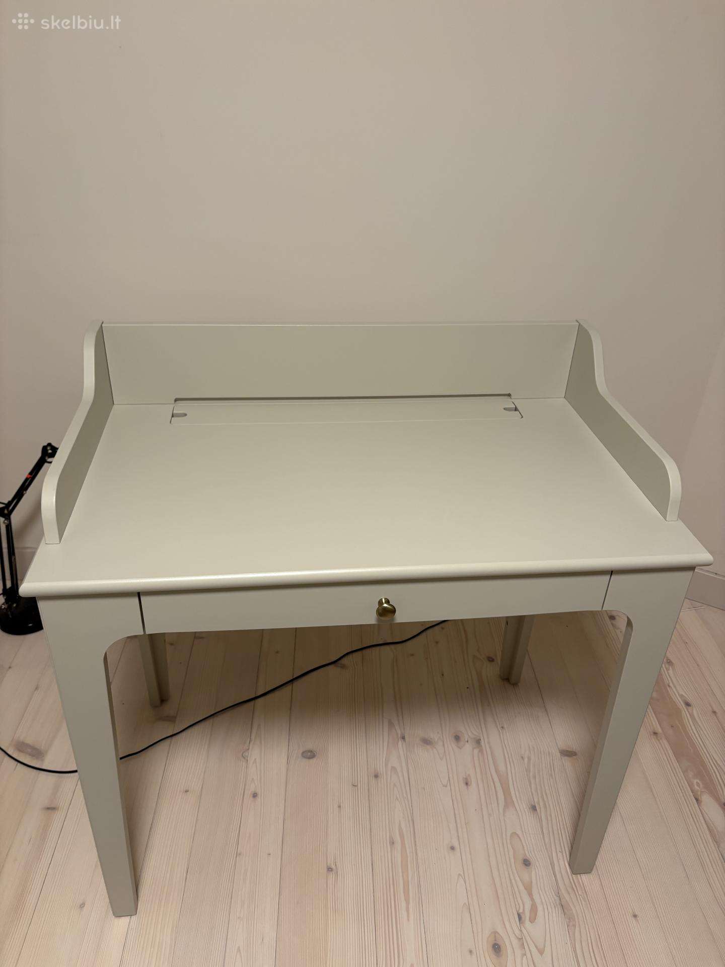 Ikea lommarp stalas