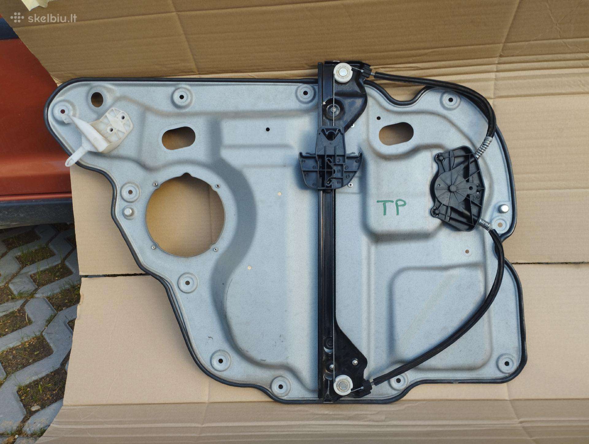 Galinių durelių stiklo pakėlimo mechanizmas Touran