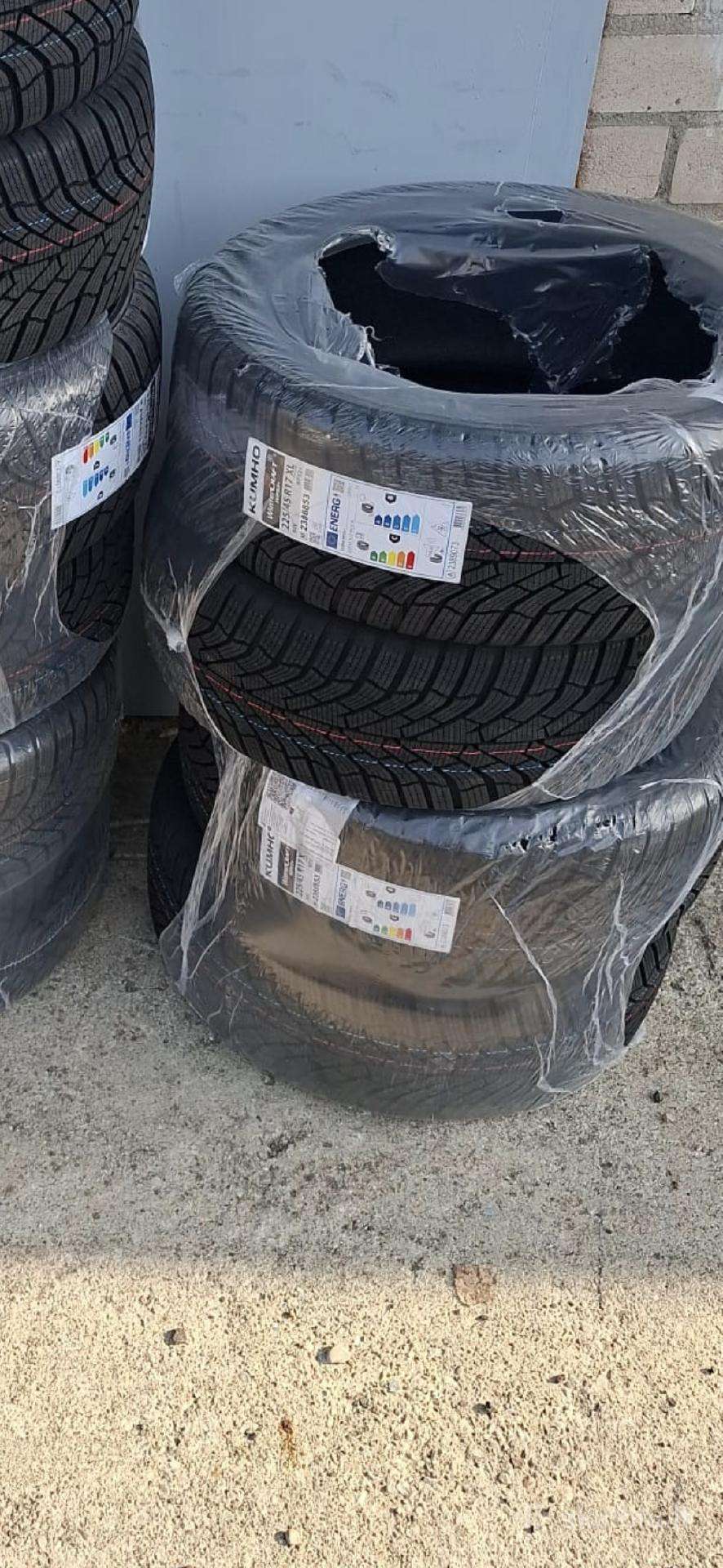 Padangos kumho r17 r18