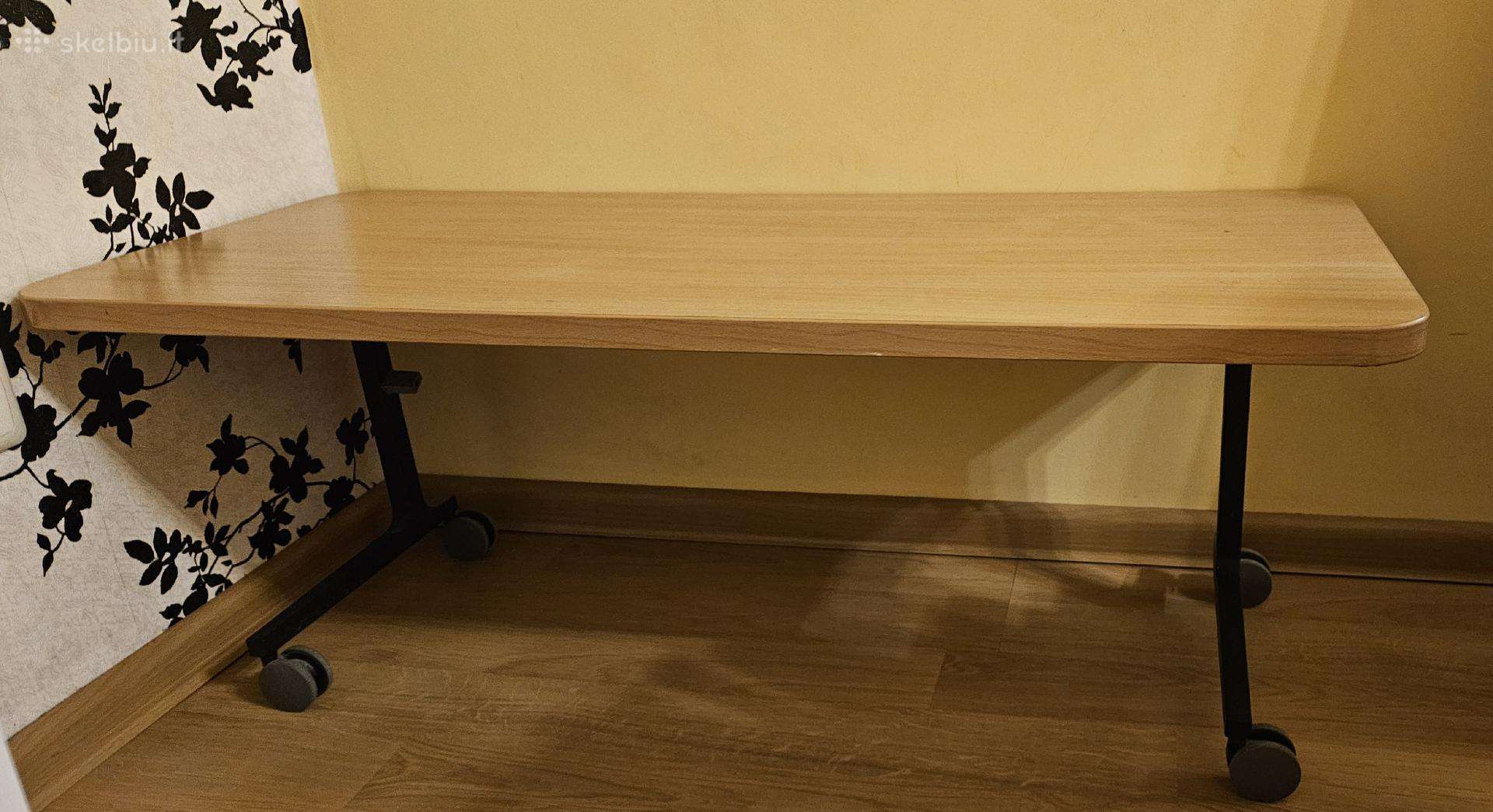 Tvirtas kavos staliukas su ratukais rudas Kaunas