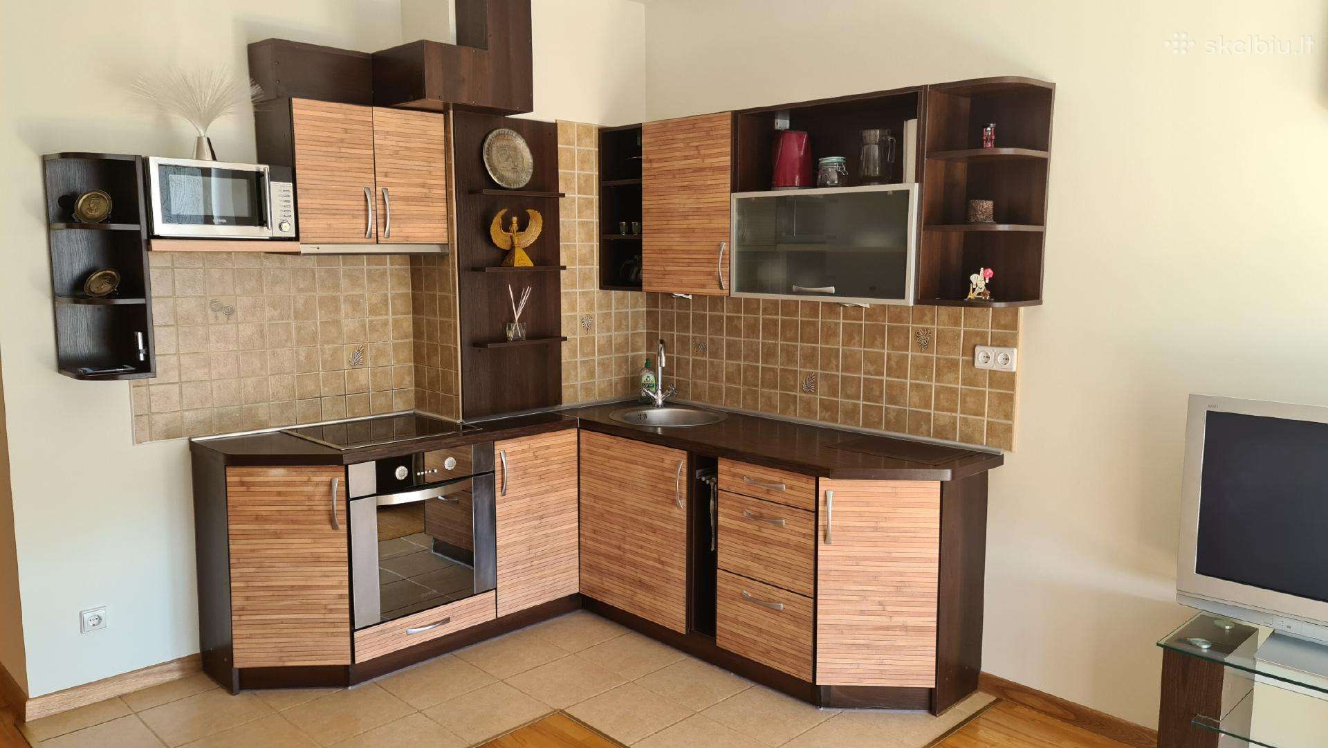 Išnuomojamas 2 kambarių butas priešais Pc "Molas"