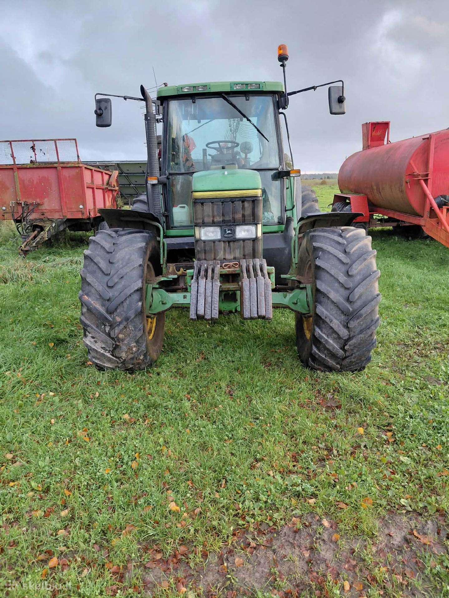 John Deere 6900