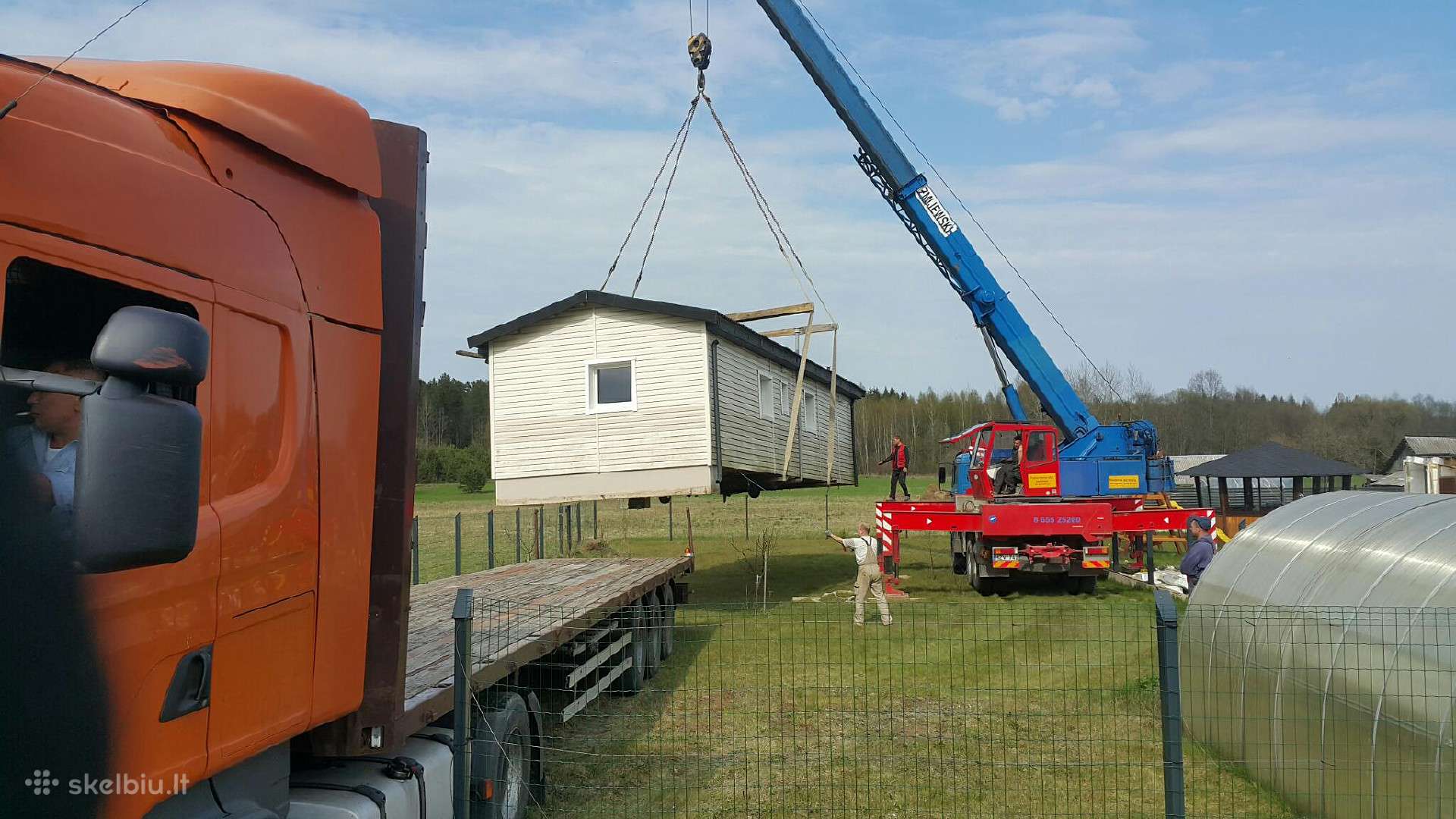 Liebherr LTM1045, storage and loading equipment rental