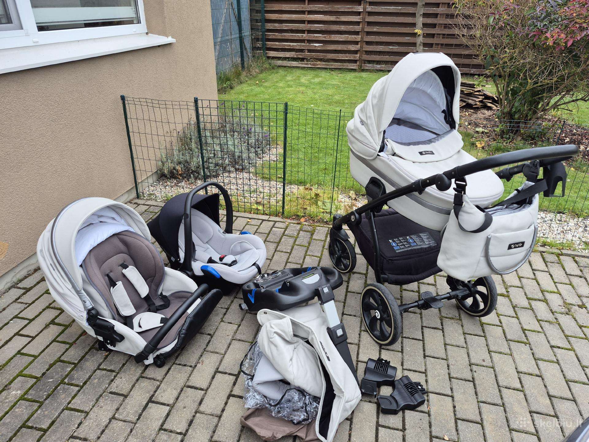 Tutis vežimėlio komplektacija su Isofix baze