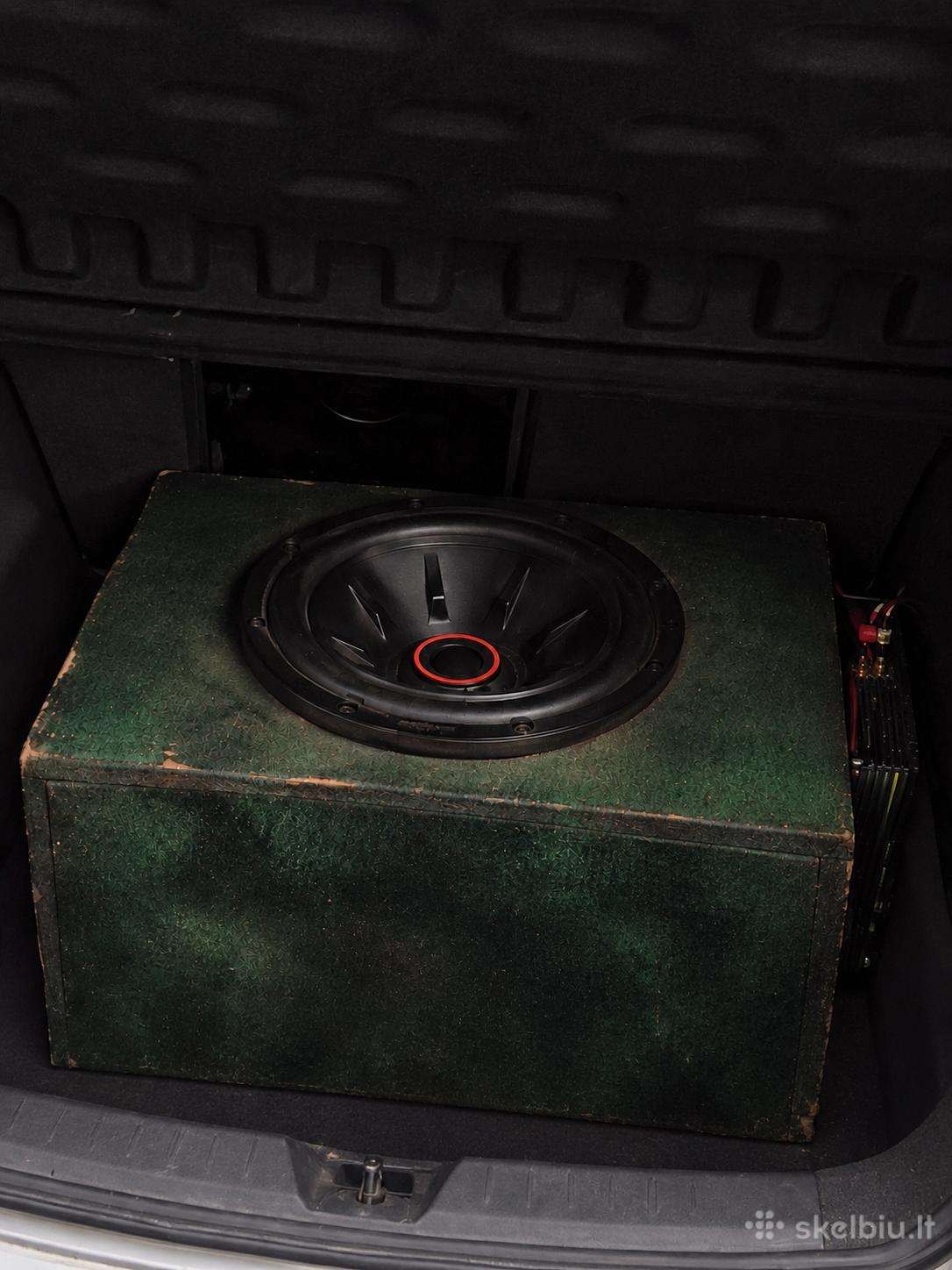 Parduodu Jbl komplekta 300rms