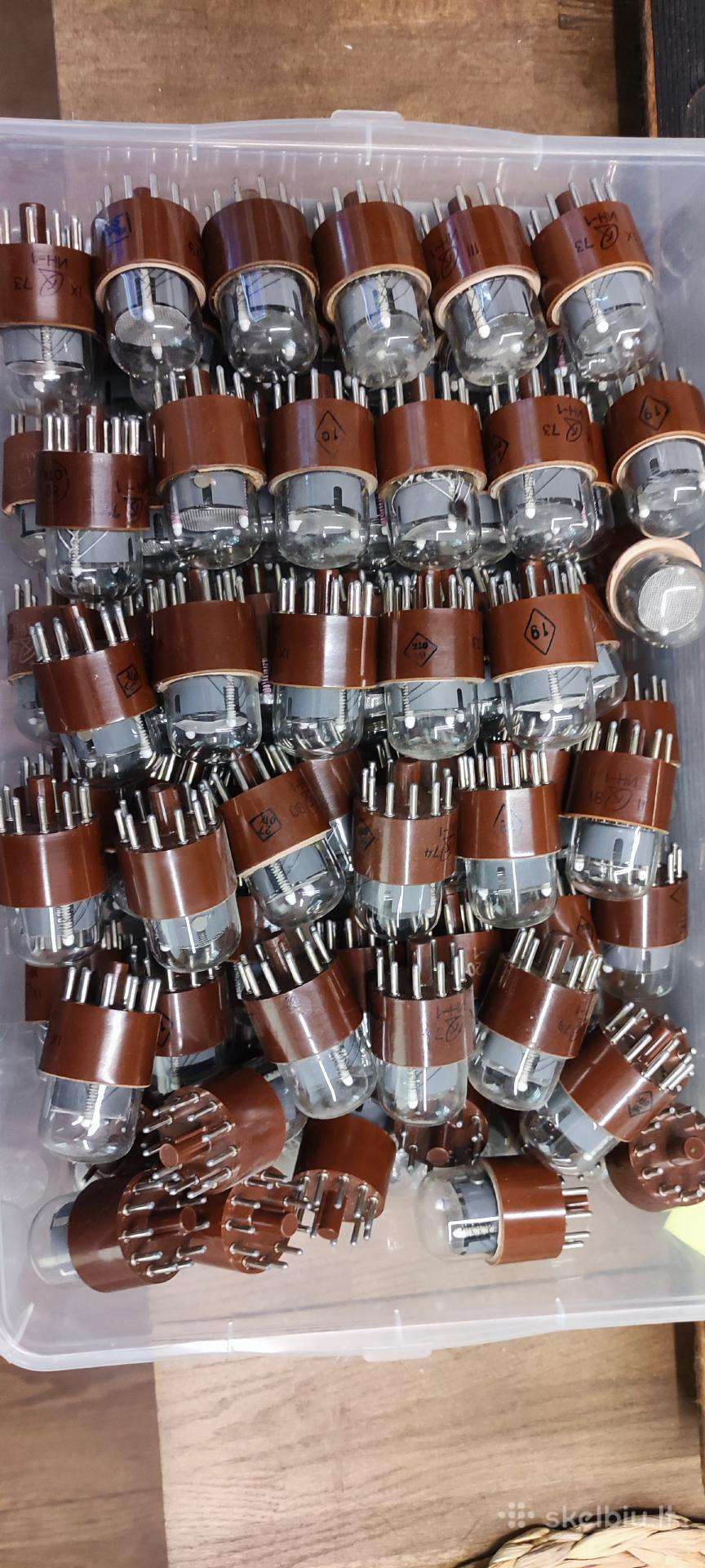 In nixie indikatoriai + pcb