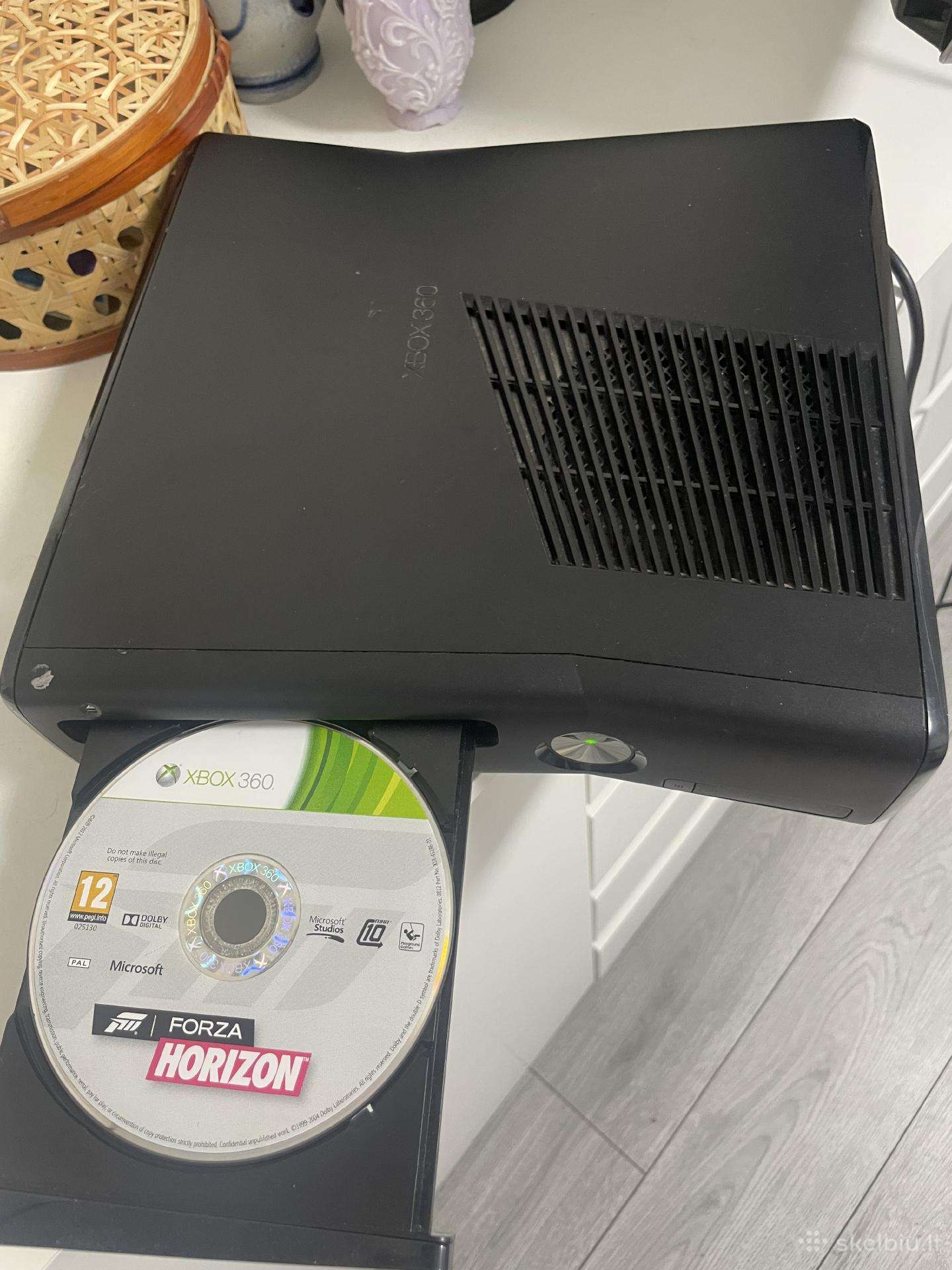 Parduodu Xbox 360 – Viskas Viename Komplekte!
