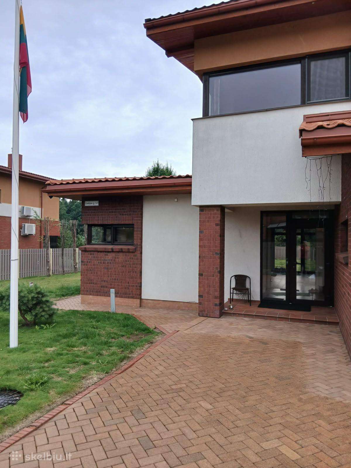 Plastikinės lauko durys