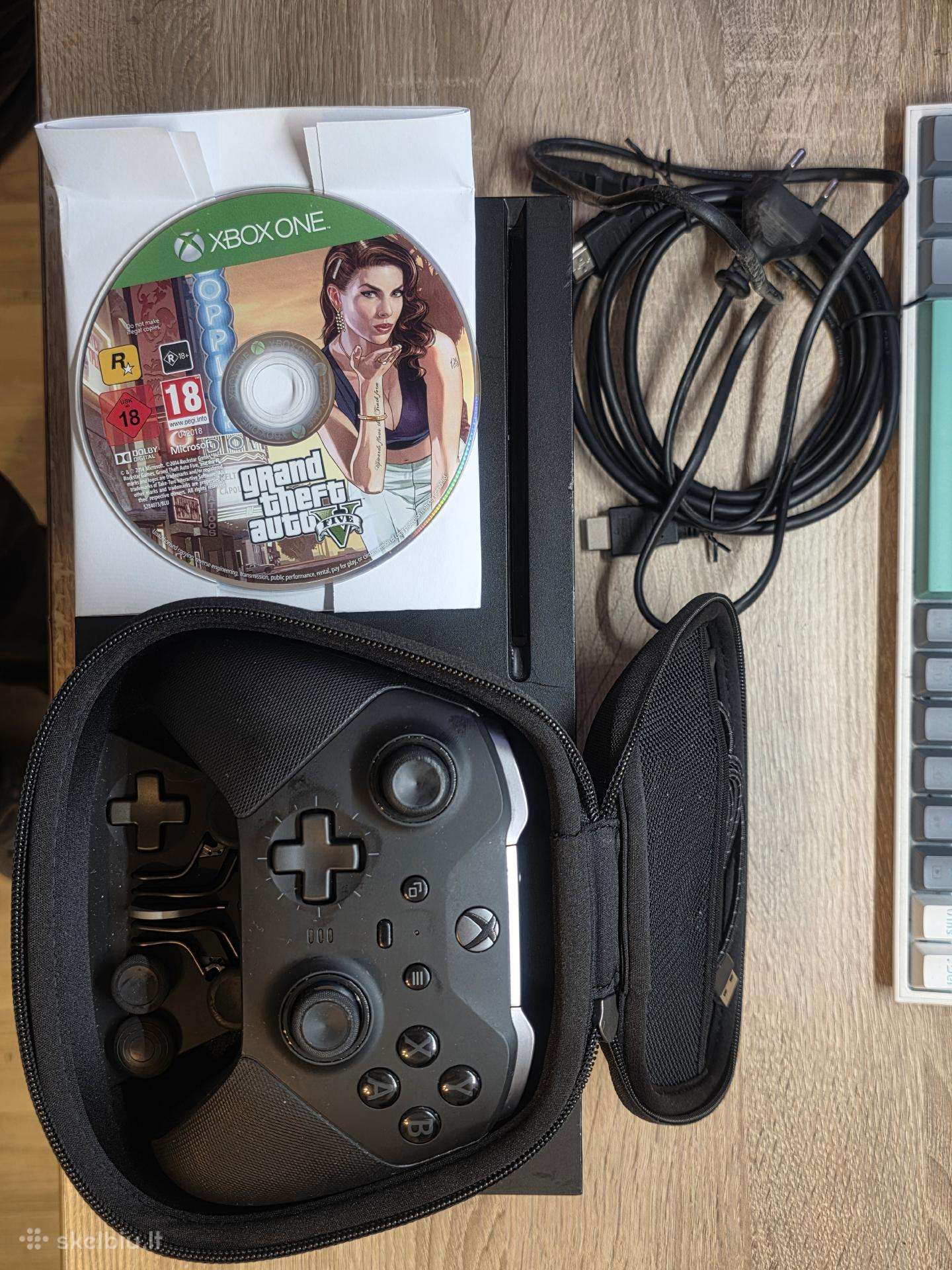 Xbox series X 1tb + Elite 2 pult. + Gta V. Keičiu