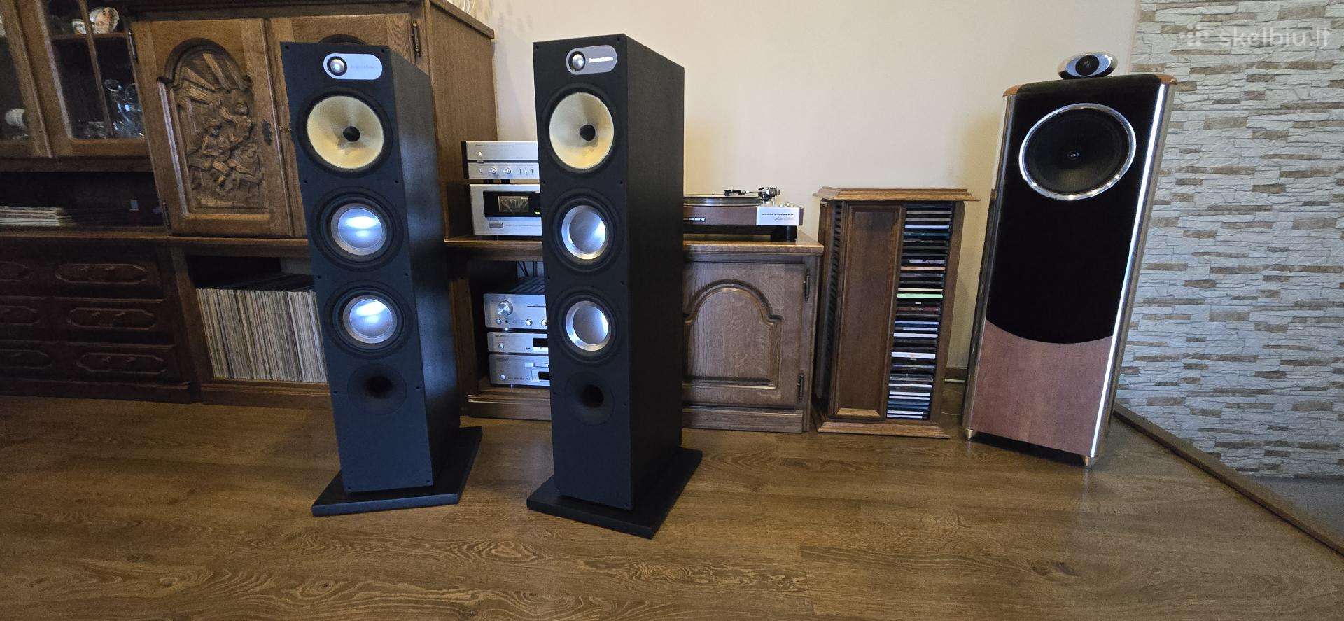 Bowers & Wilkins 683