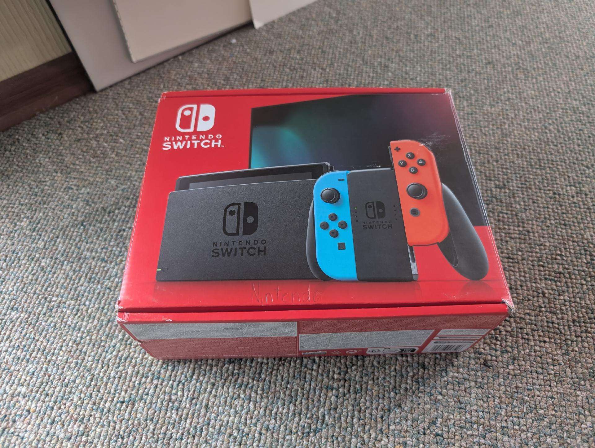 Nintendo Switch V2 (had-s-jxe-c5)
