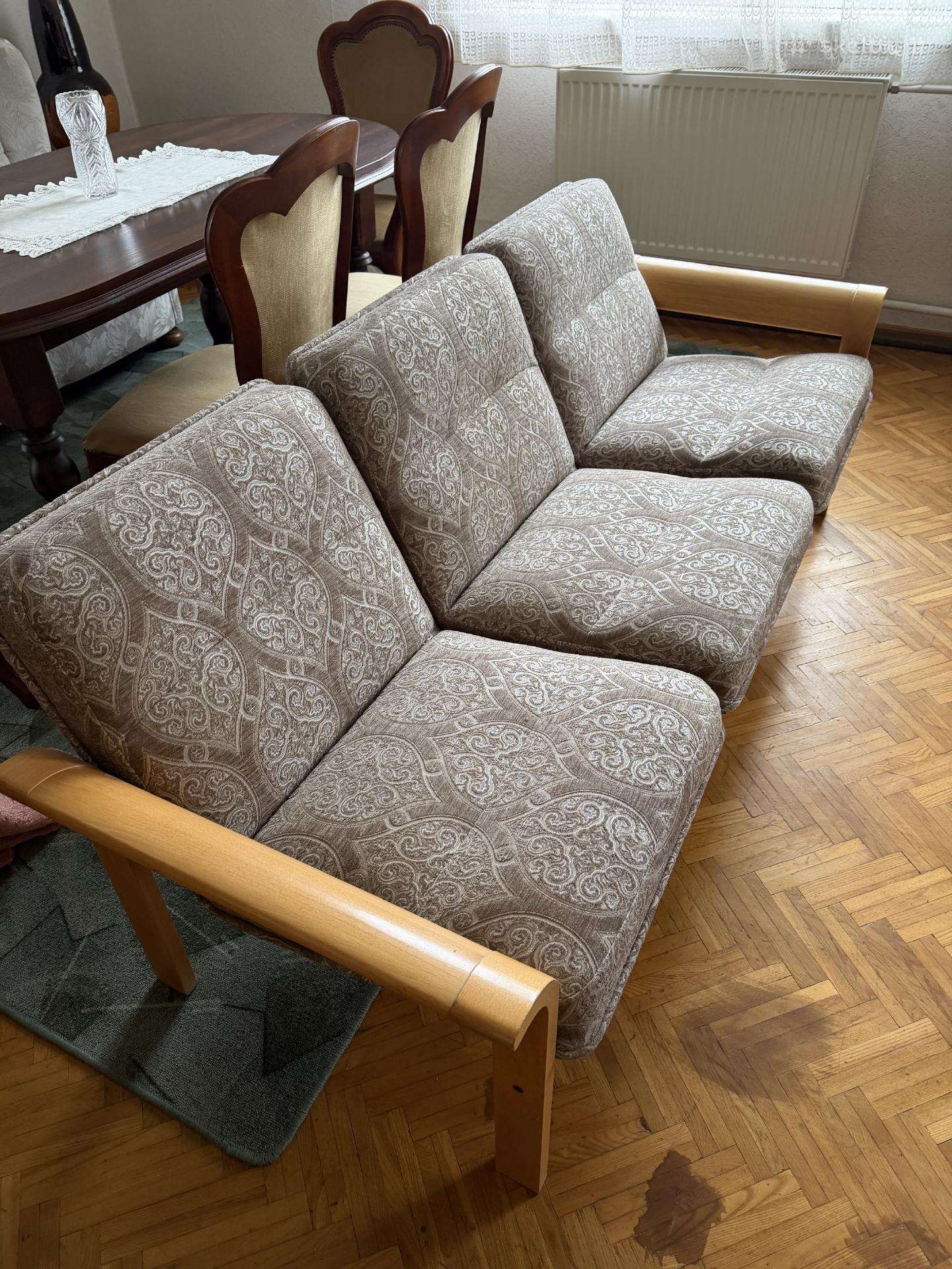 Parduodama sofa / minkštasuolis