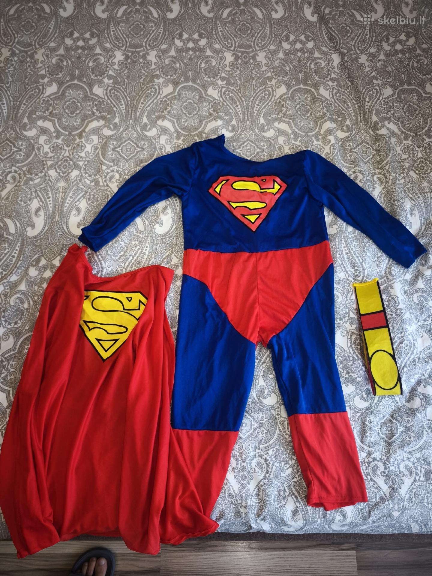 Superman supermeno kostiumas.