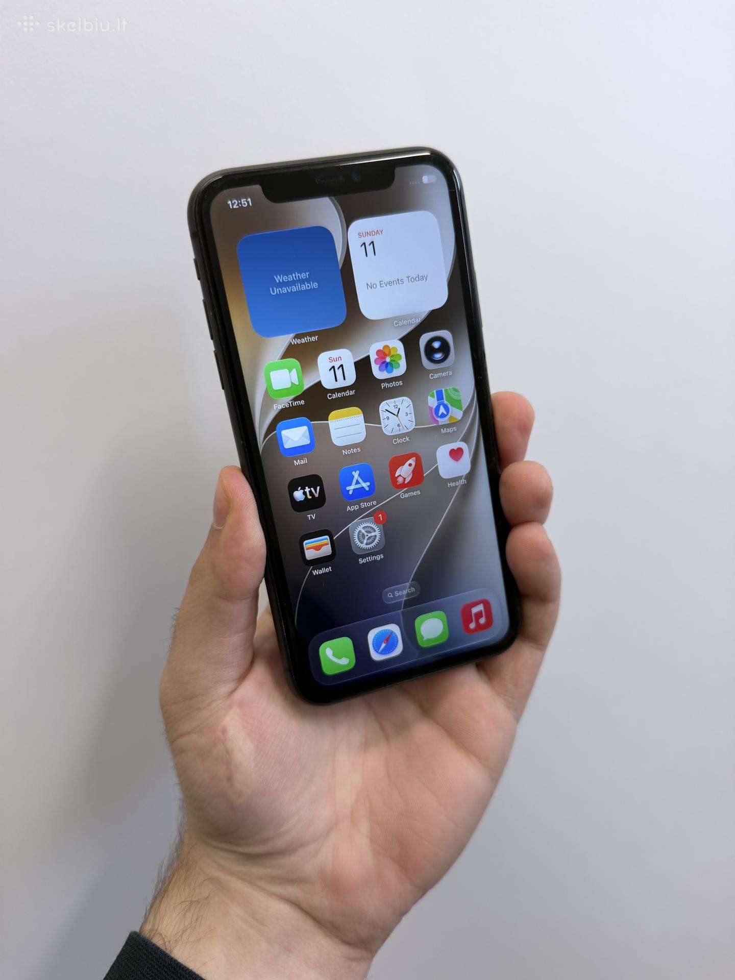 iPhone 11