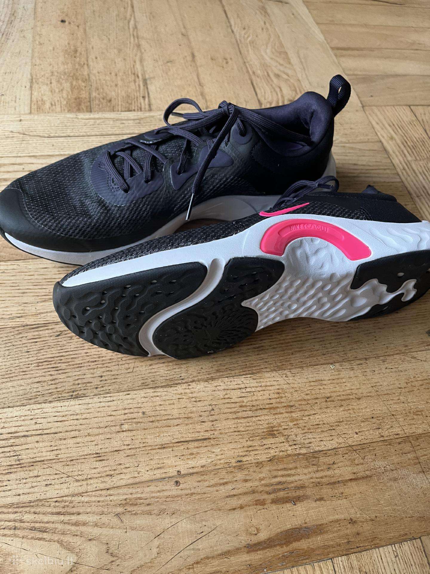 Nike moteriški sportbačiai
