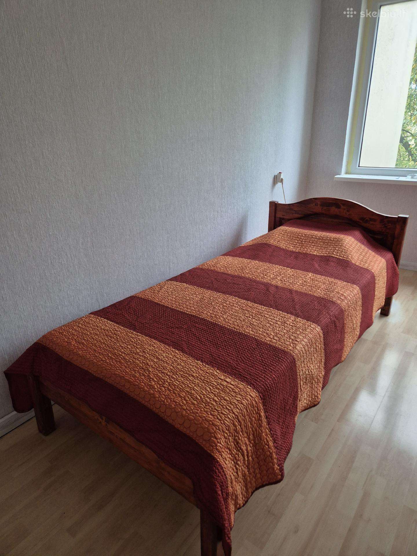 Kokybiška medinė viengulė lova