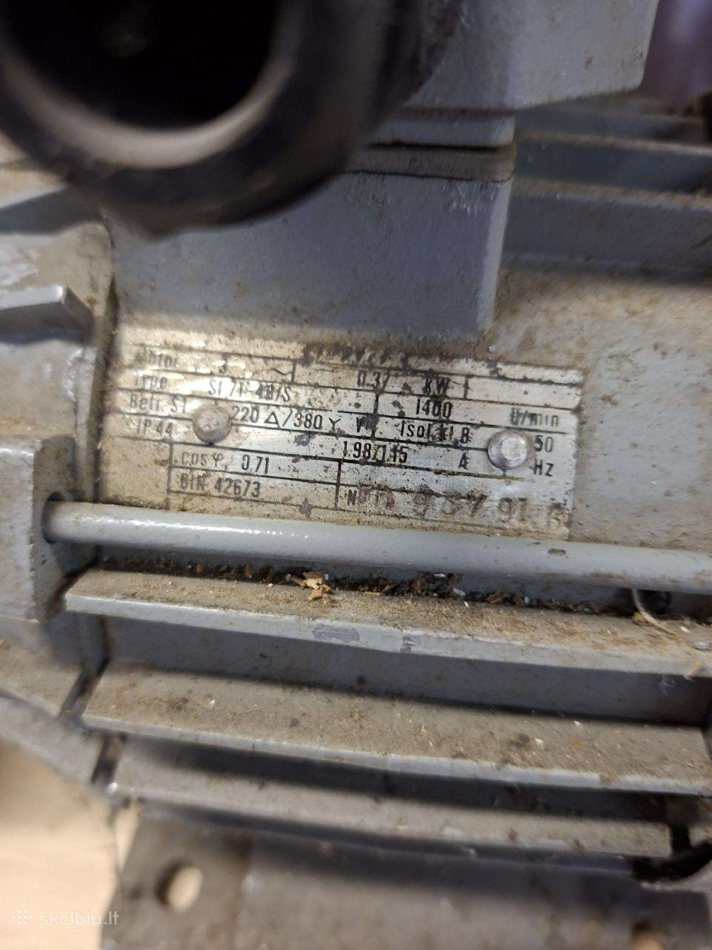 Trifazis elektros variklis 0,37kw 1400 aps