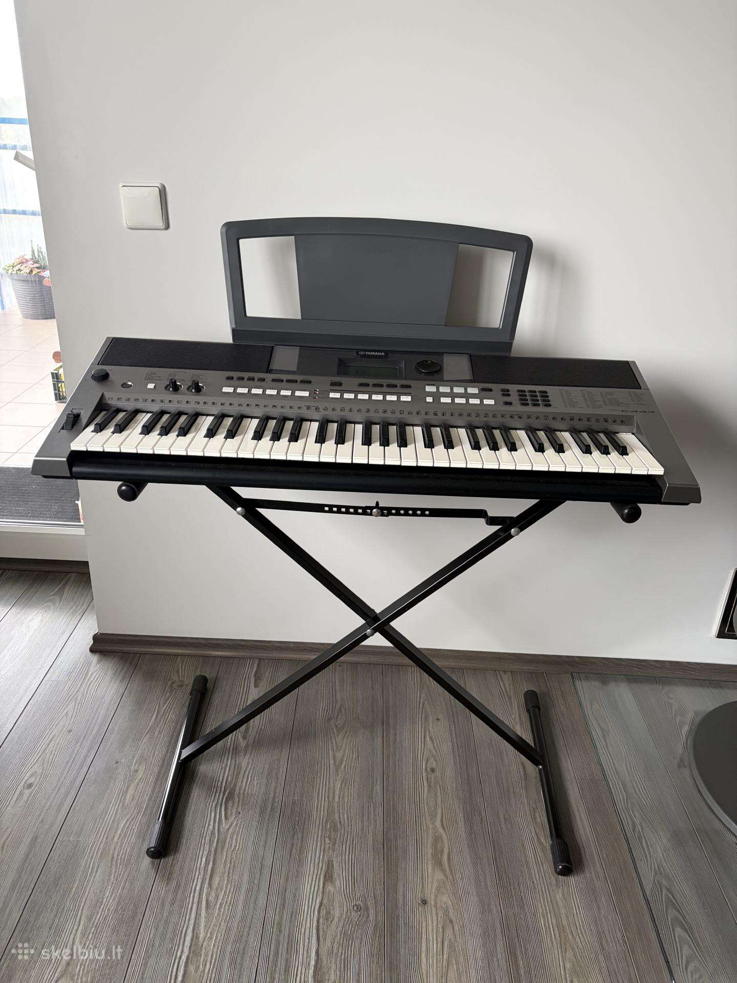 Mažai naudotas sintezatorius Yamaha Psr-e443