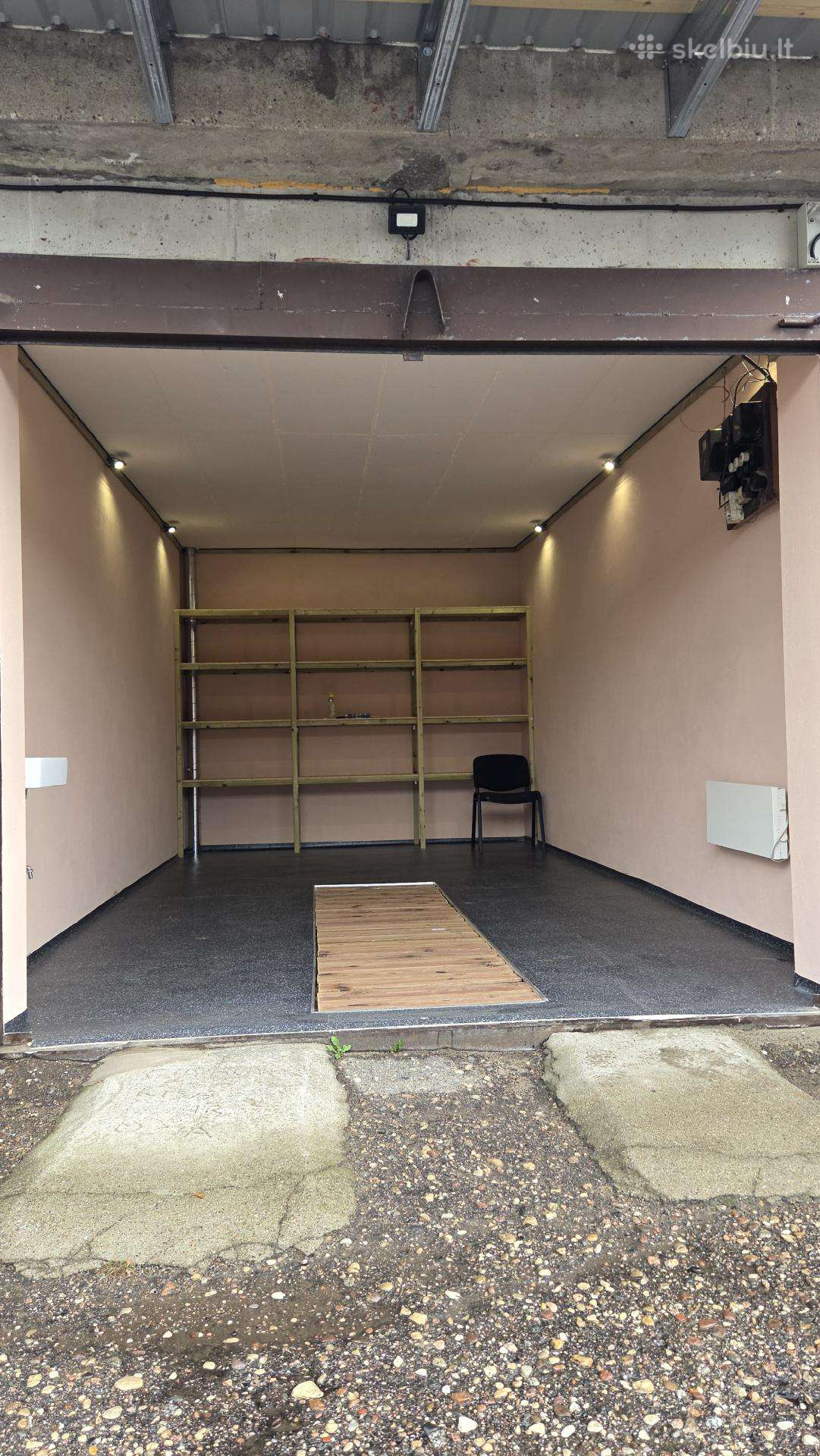 Garažo su duobe (36m2) nuoma