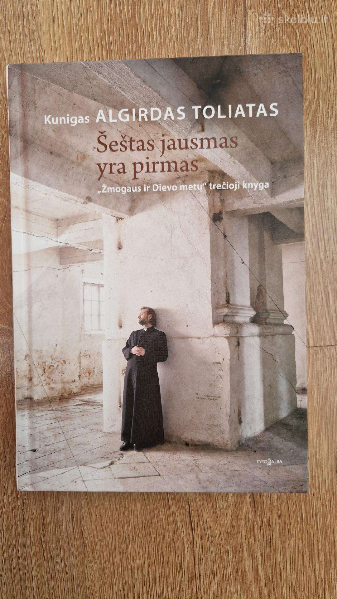 Knyga Šeštas jausmas yra pirmas