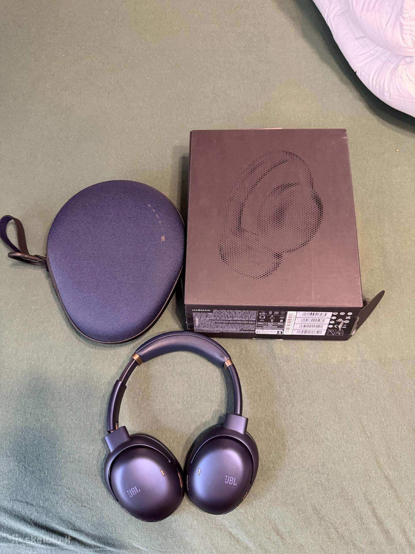 Naujos Jbl Tour one M3 Ausines