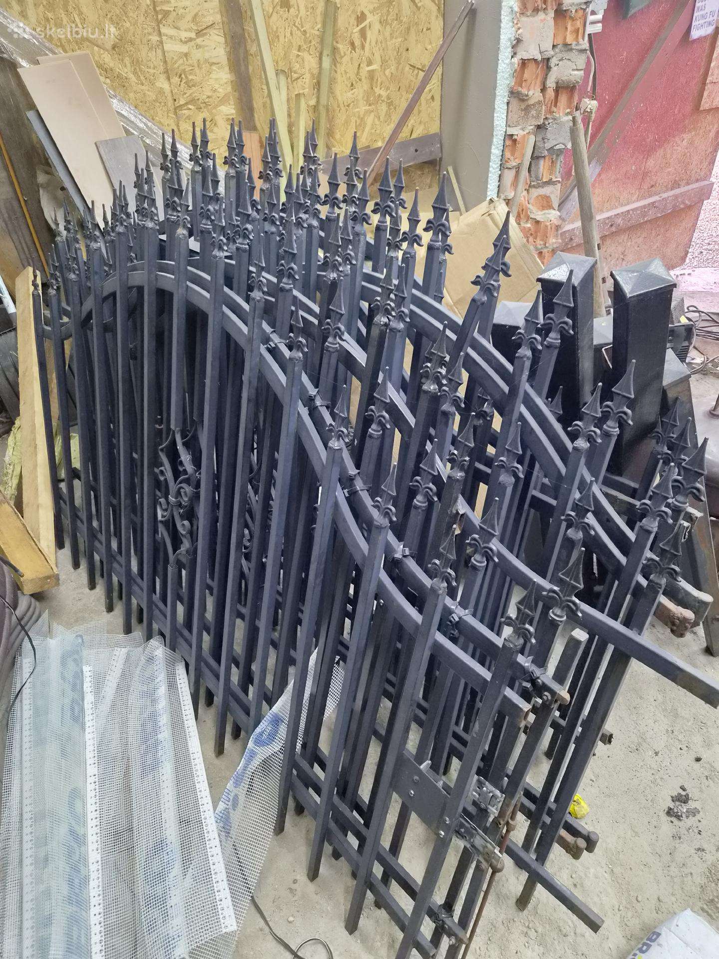 Metaline tvora