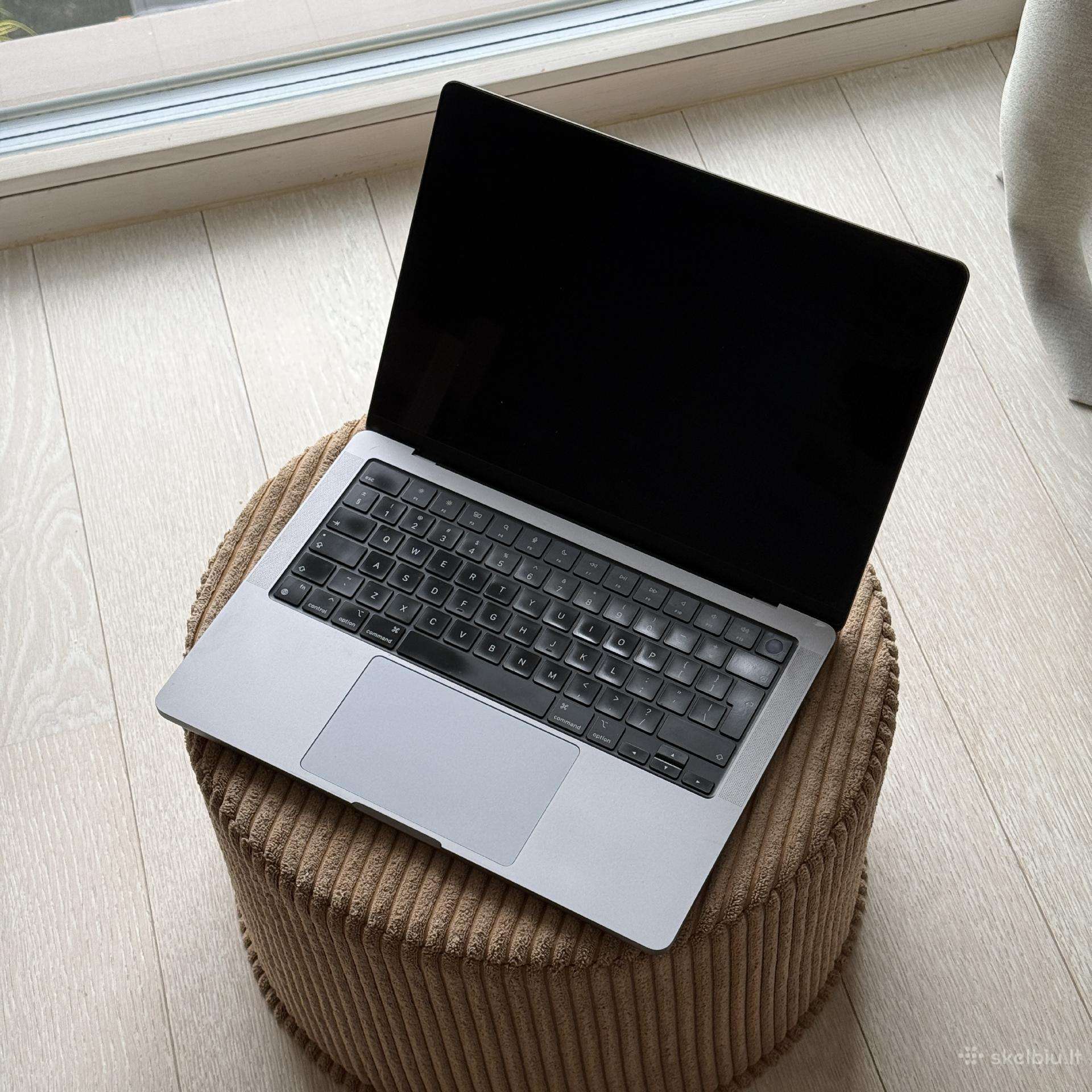 MacBook Pro 14 M1 32gb RAM / 512 GB SSD